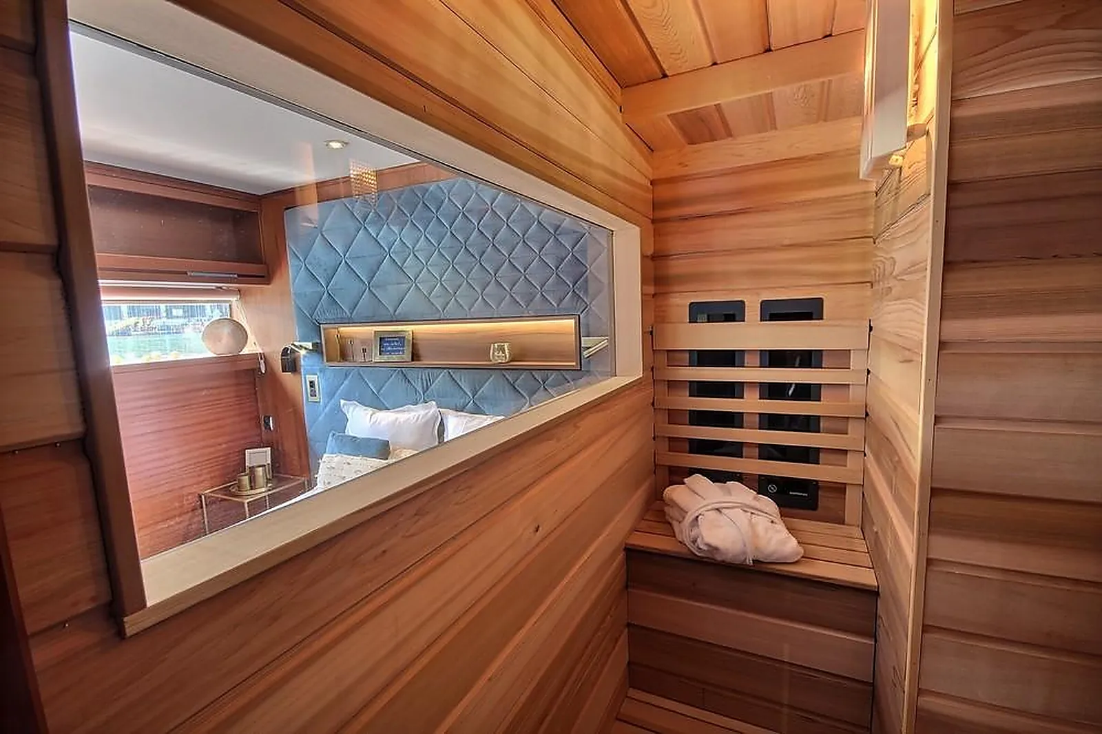 Lieux événementiels, LE VIP PARIS YACHT HOTEL