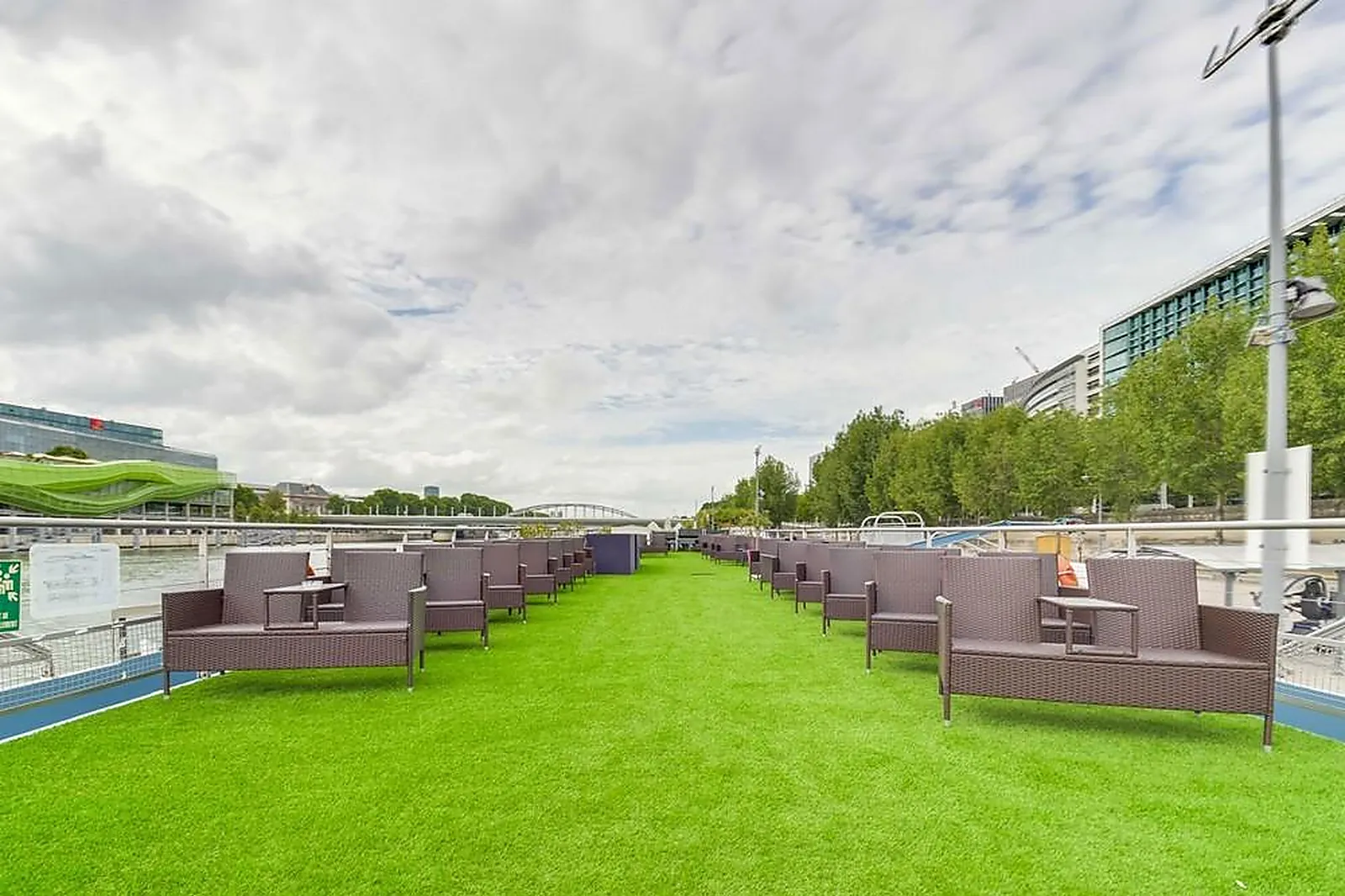 Lieux événementiels, LE VIP PARIS YACHT HOTEL