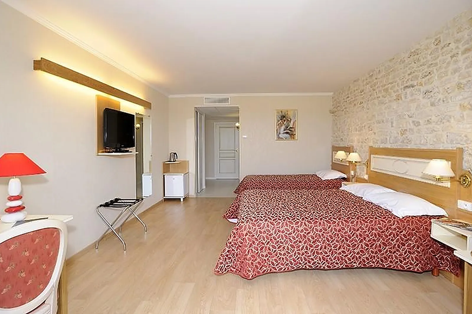 Lieux événementiels, LE VAL MORET