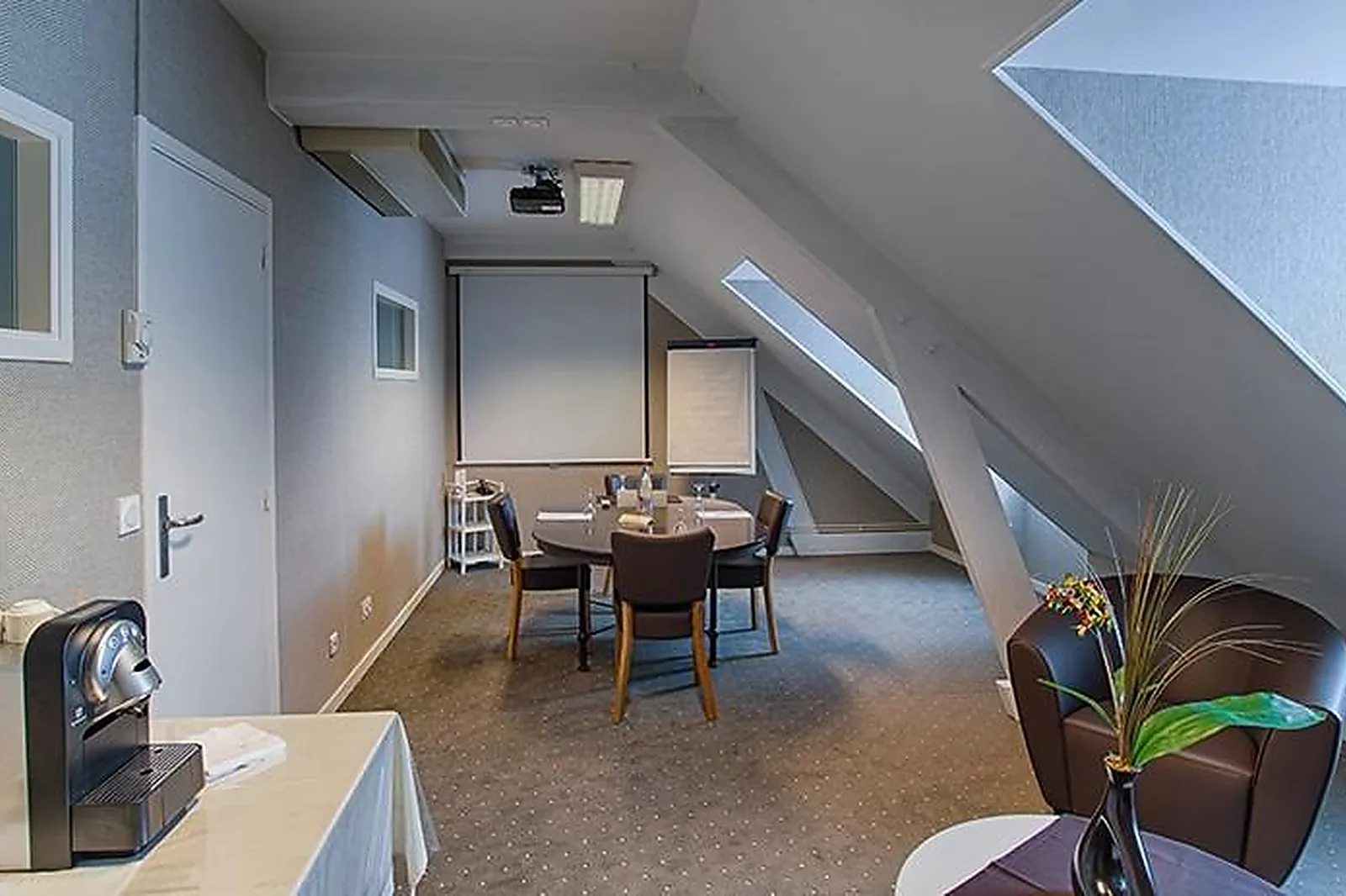 Lieux événementiels, LE VAL MORET