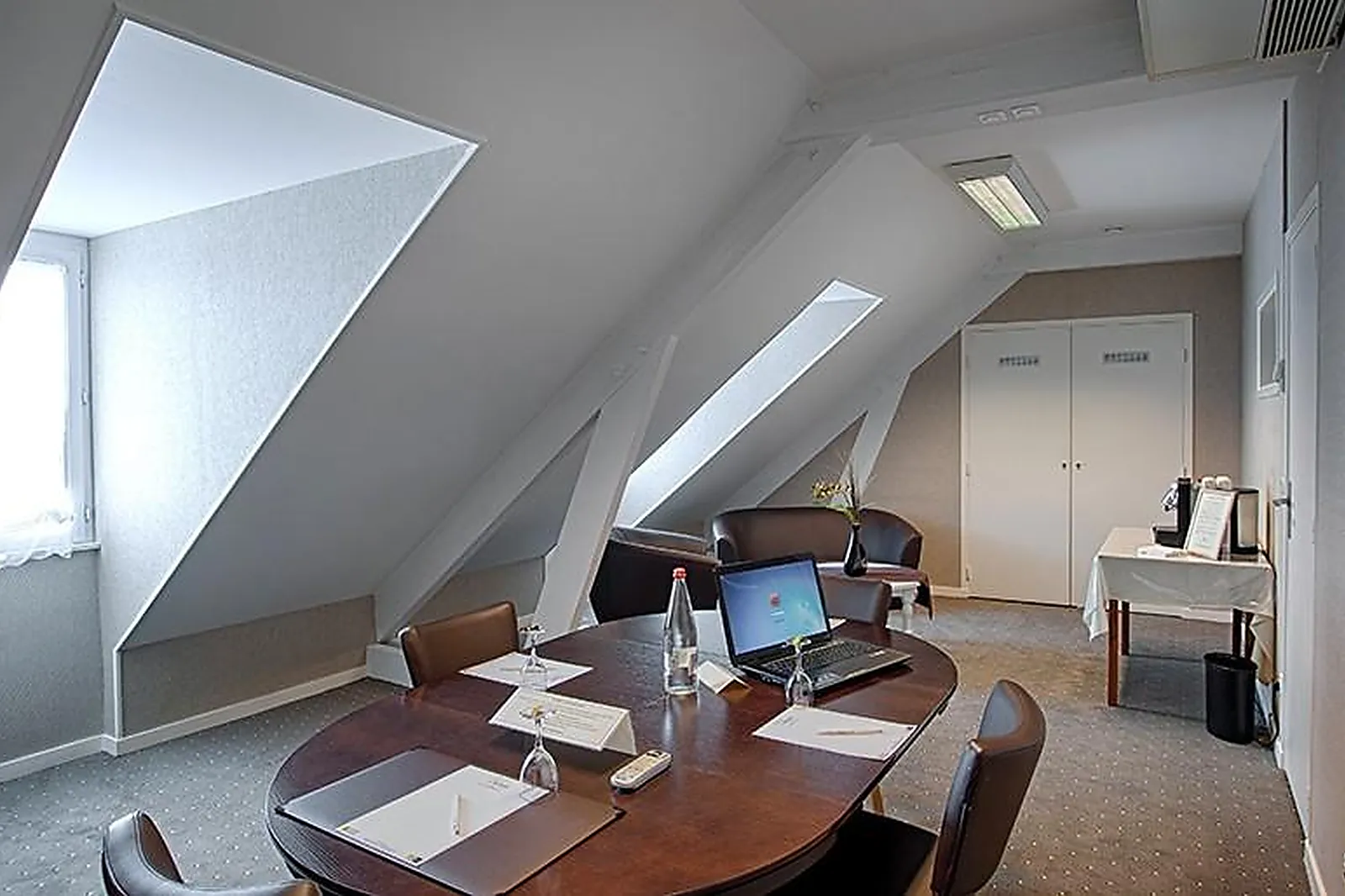 Lieux événementiels, LE VAL MORET