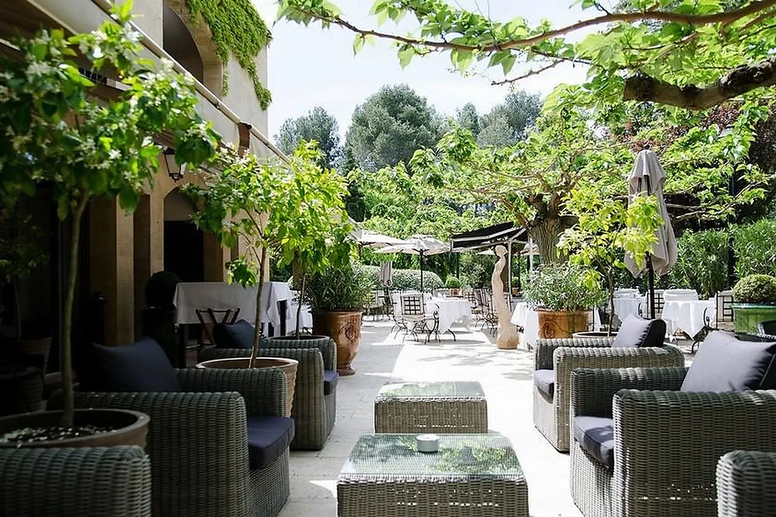 Lieux événementiels, LE VALLON DE VALRUGUES  SPA