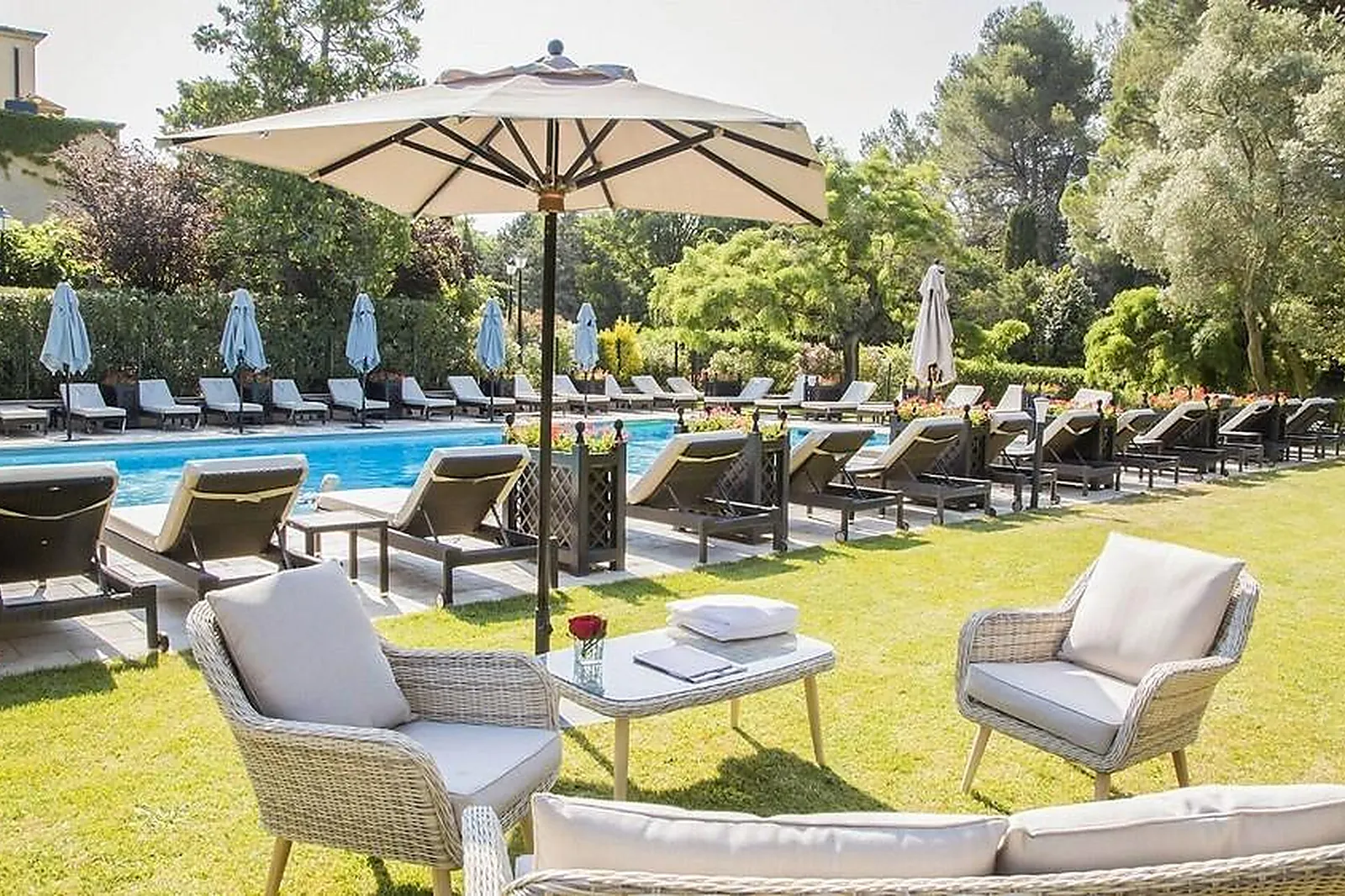 Lieux événementiels, LE VALLON DE VALRUGUES  SPA