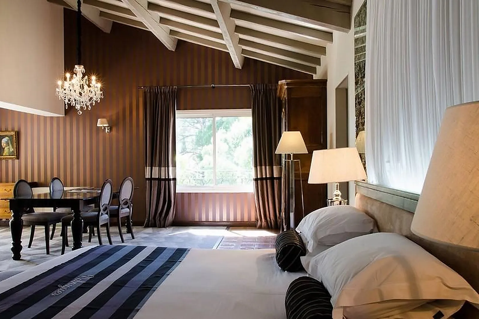 Lieux événementiels, LE VALLON DE VALRUGUES  SPA