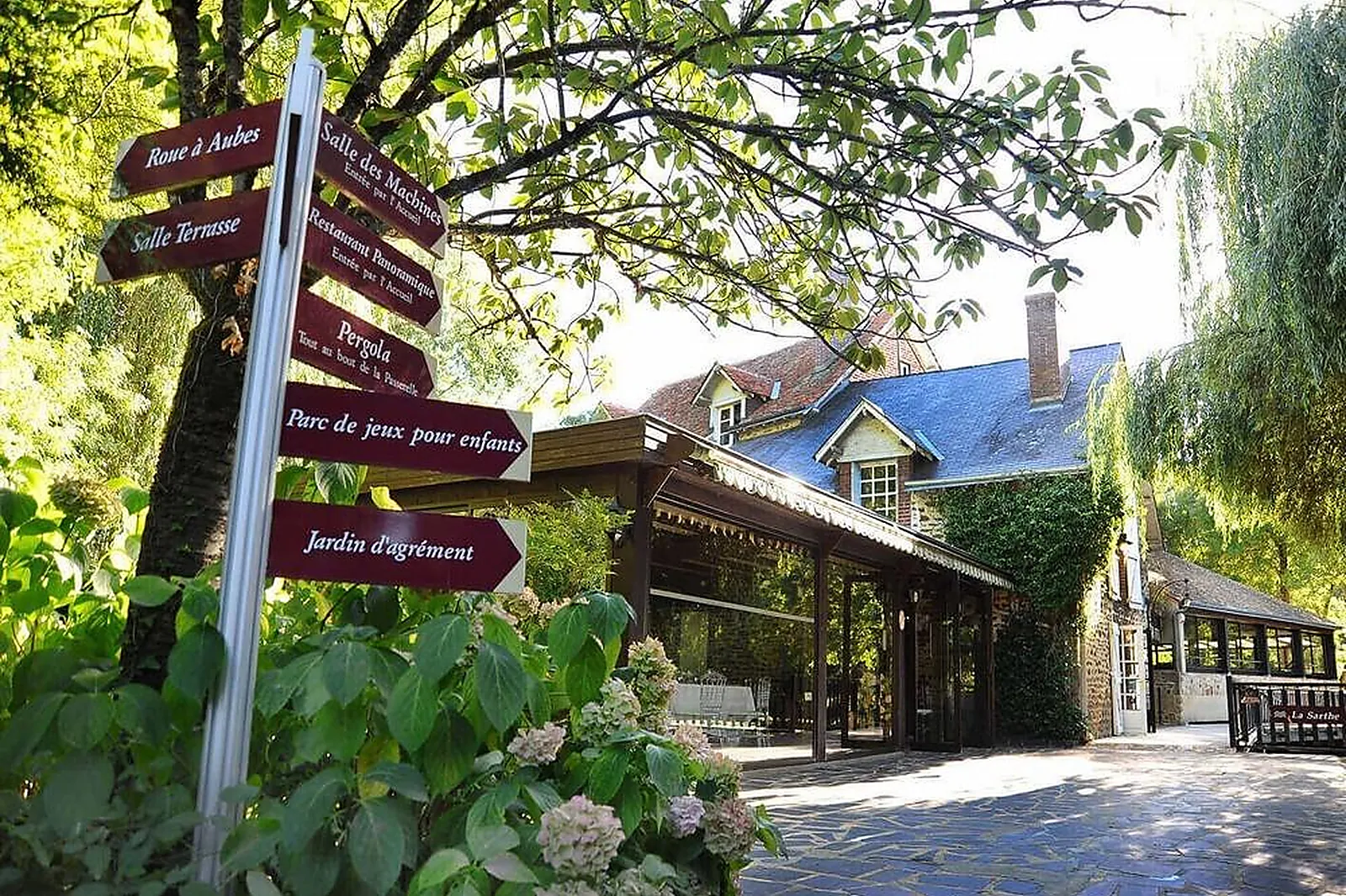 Lieux événementiels, LE VIEUX MOULIN NEUVILLE-SUR-SARTHE