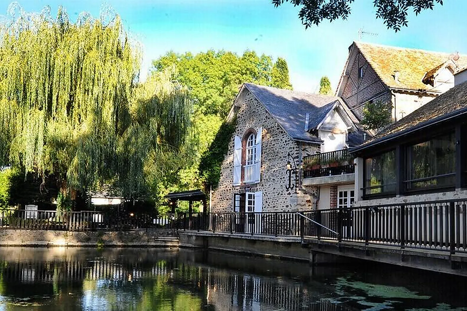 Lieux événementiels, LE VIEUX MOULIN NEUVILLE-SUR-SARTHE