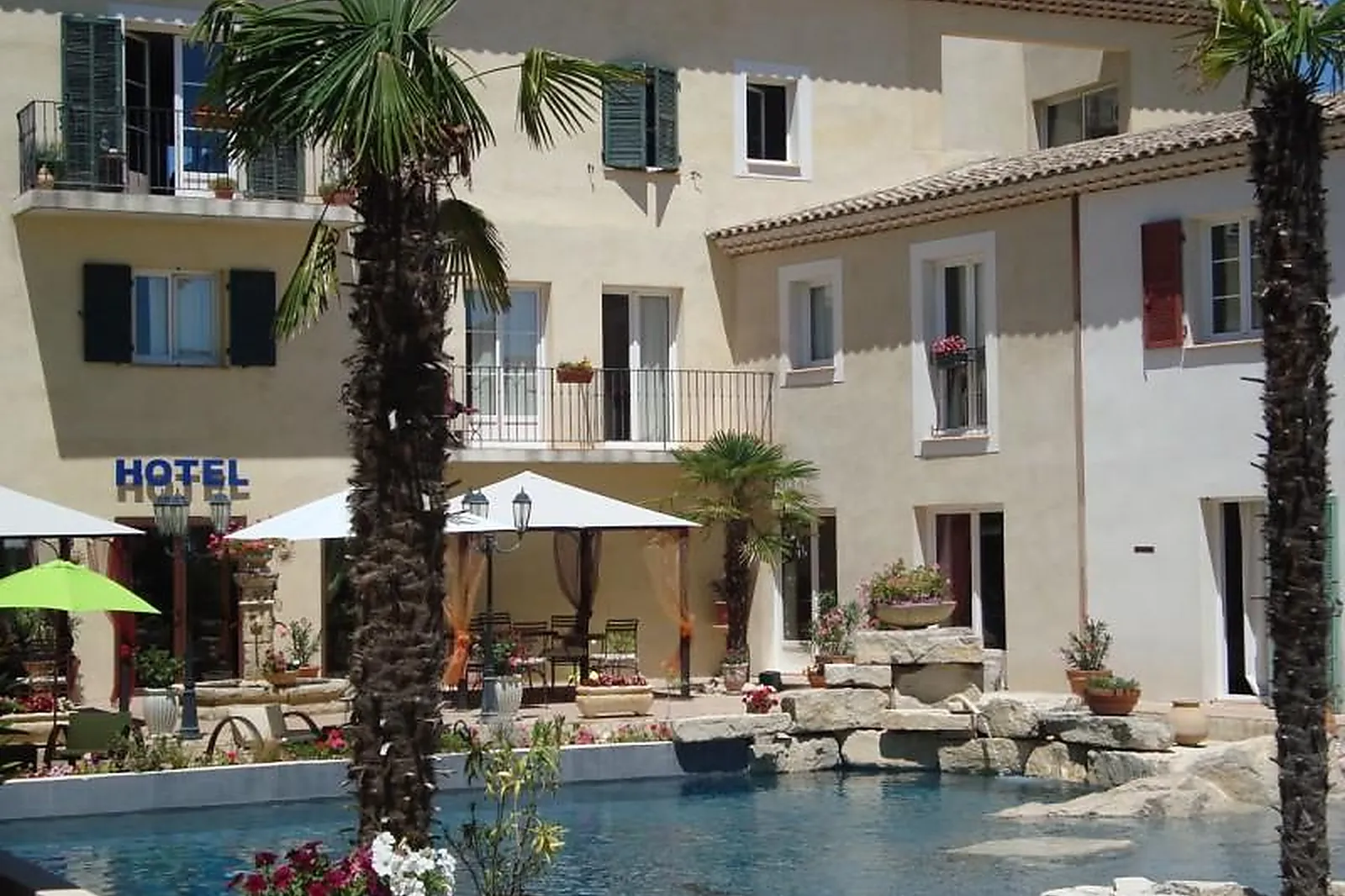 Lieux événementiels, LE VILLAGE PROVENÇAL HÔTEL