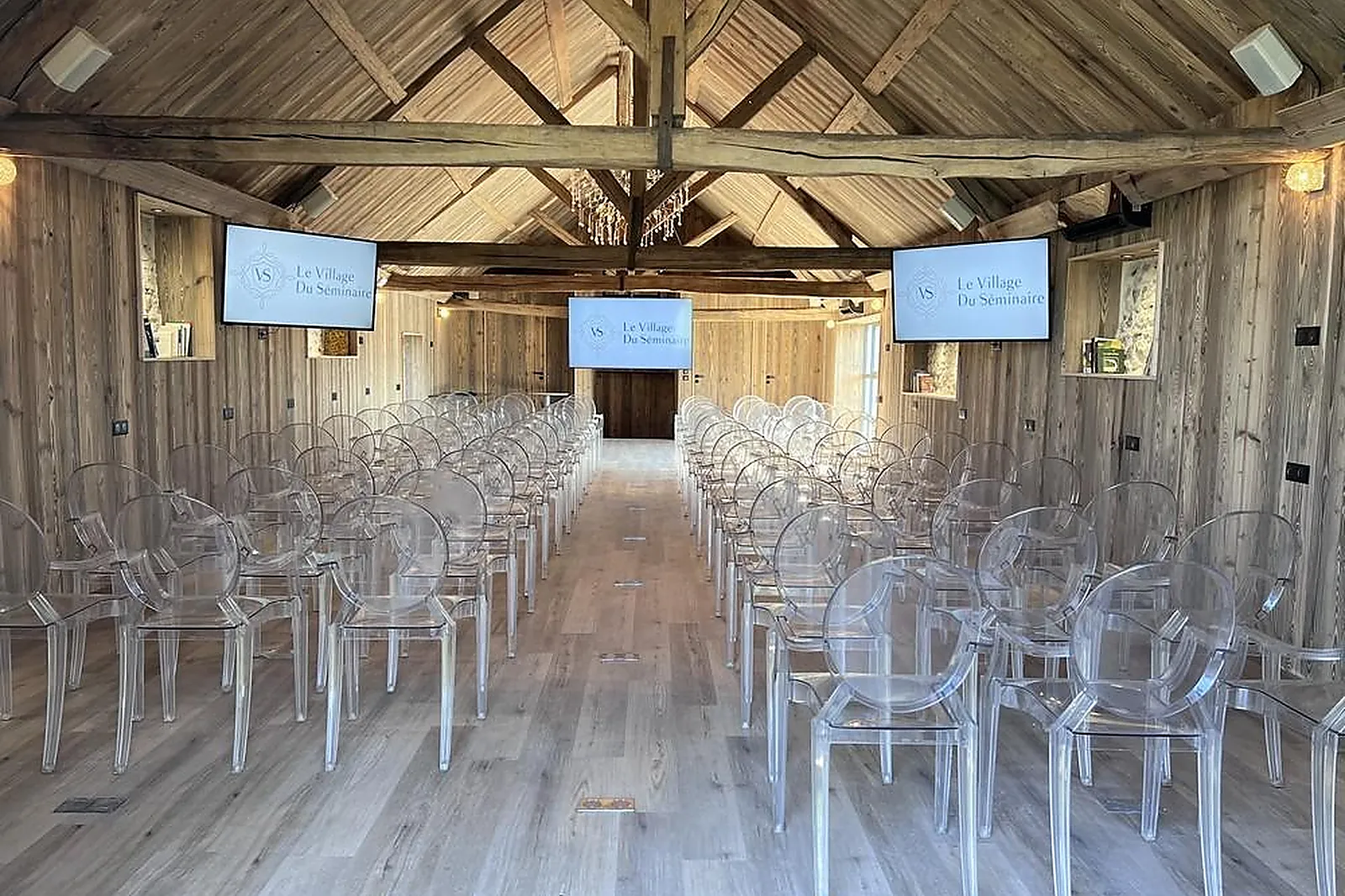 Lieux événementiels, LE VILLAGE DE SULLY