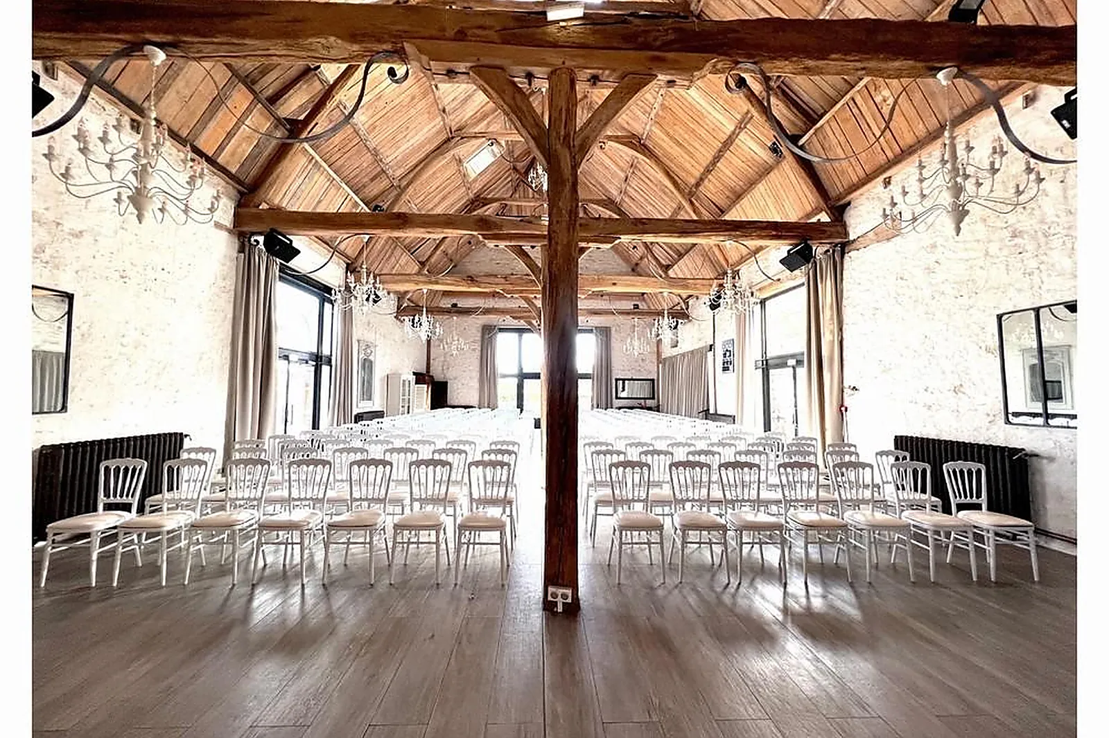 Lieux événementiels, LE VILLAGE DE SULLY