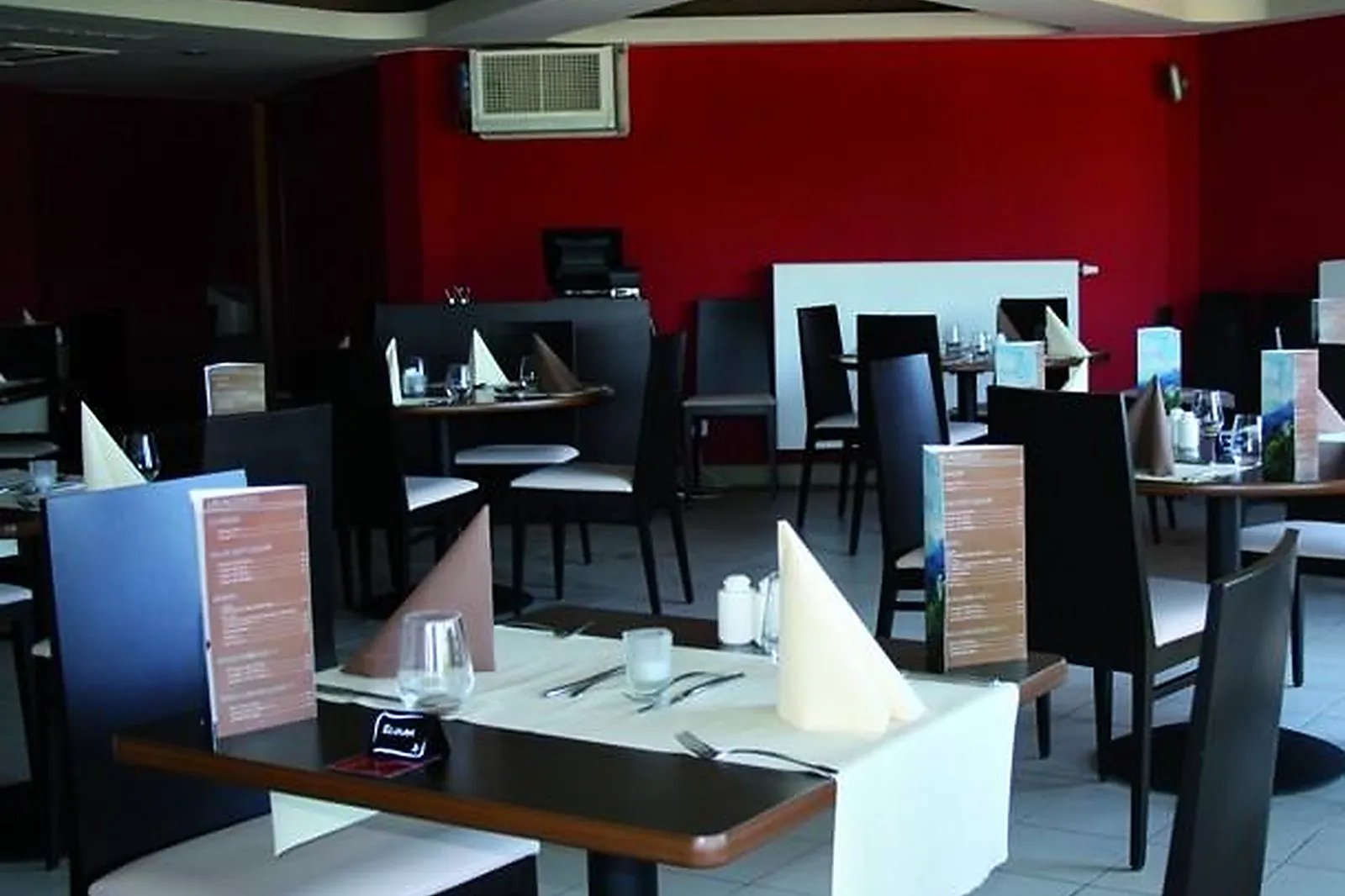 Lieux événementiels, LE VILLAGE DES ISLES