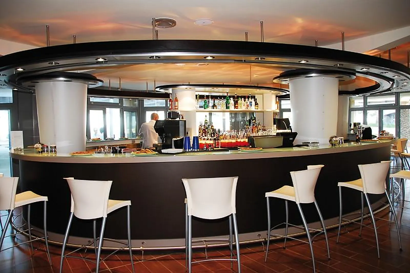 Lieux événementiels, LE VILLAGE DES ISLES