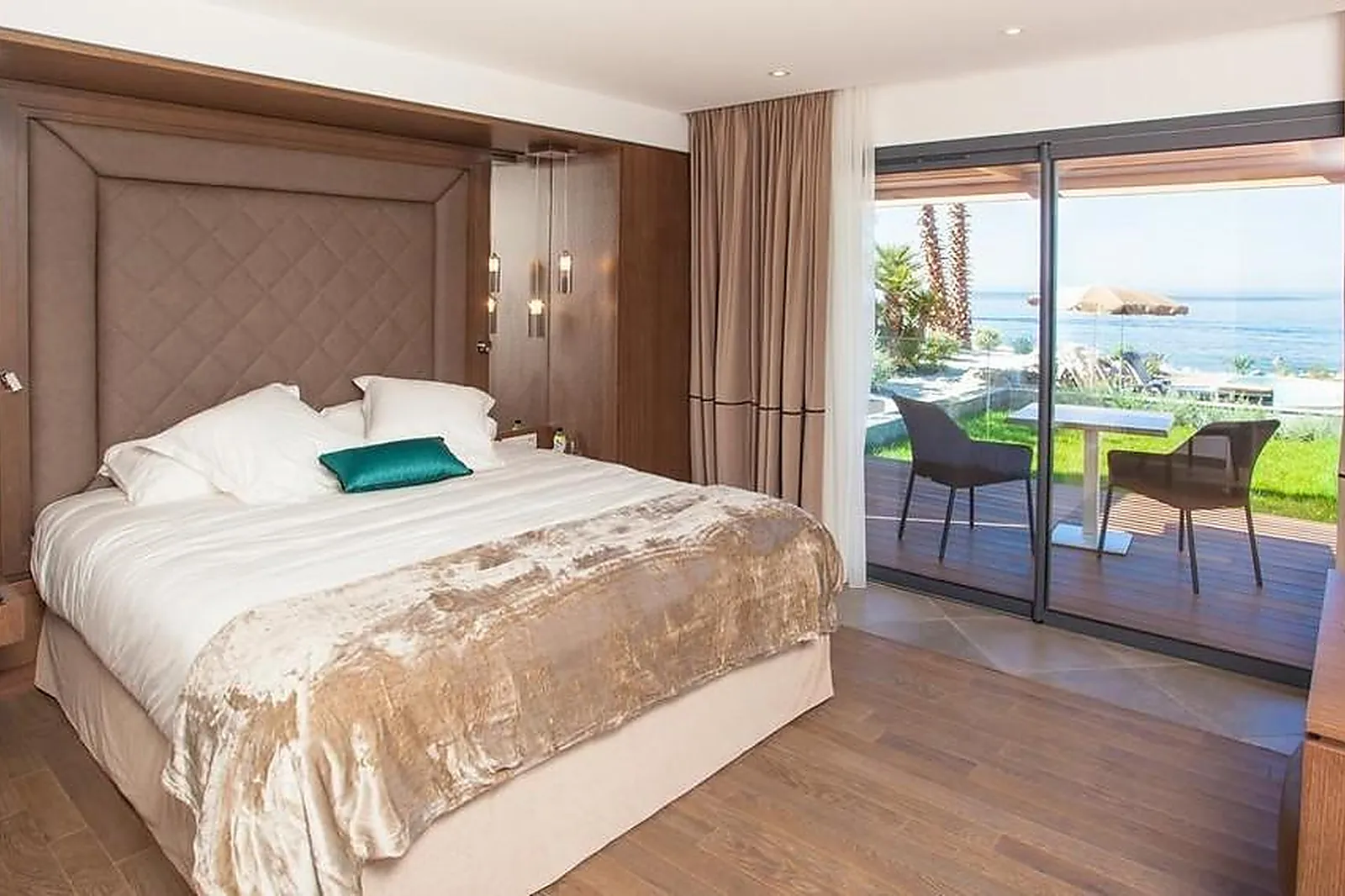 Lieux événementiels, LE WEEK END