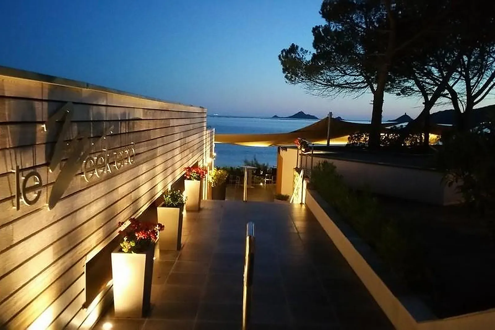 Lieux événementiels, LE WEEK END