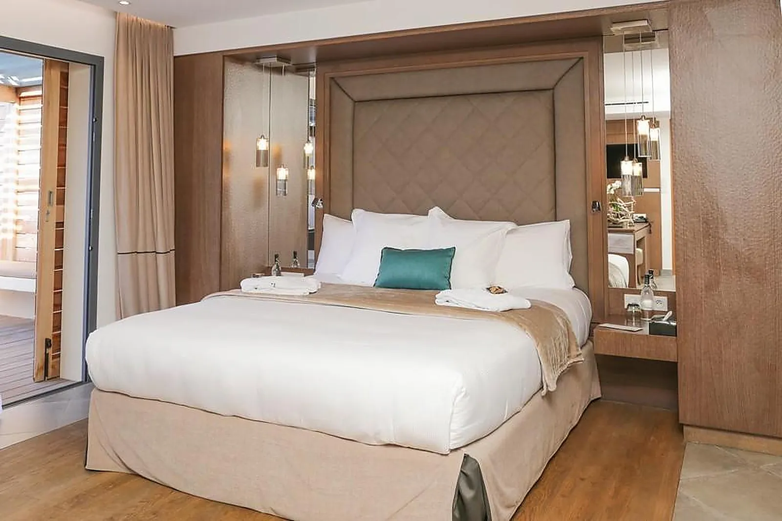 Lieux événementiels, LE WEEK END