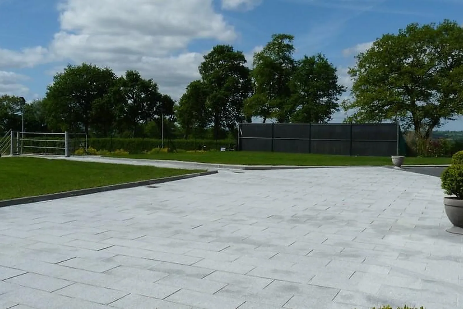 Lieux événementiels, LE FIEF DE JADE