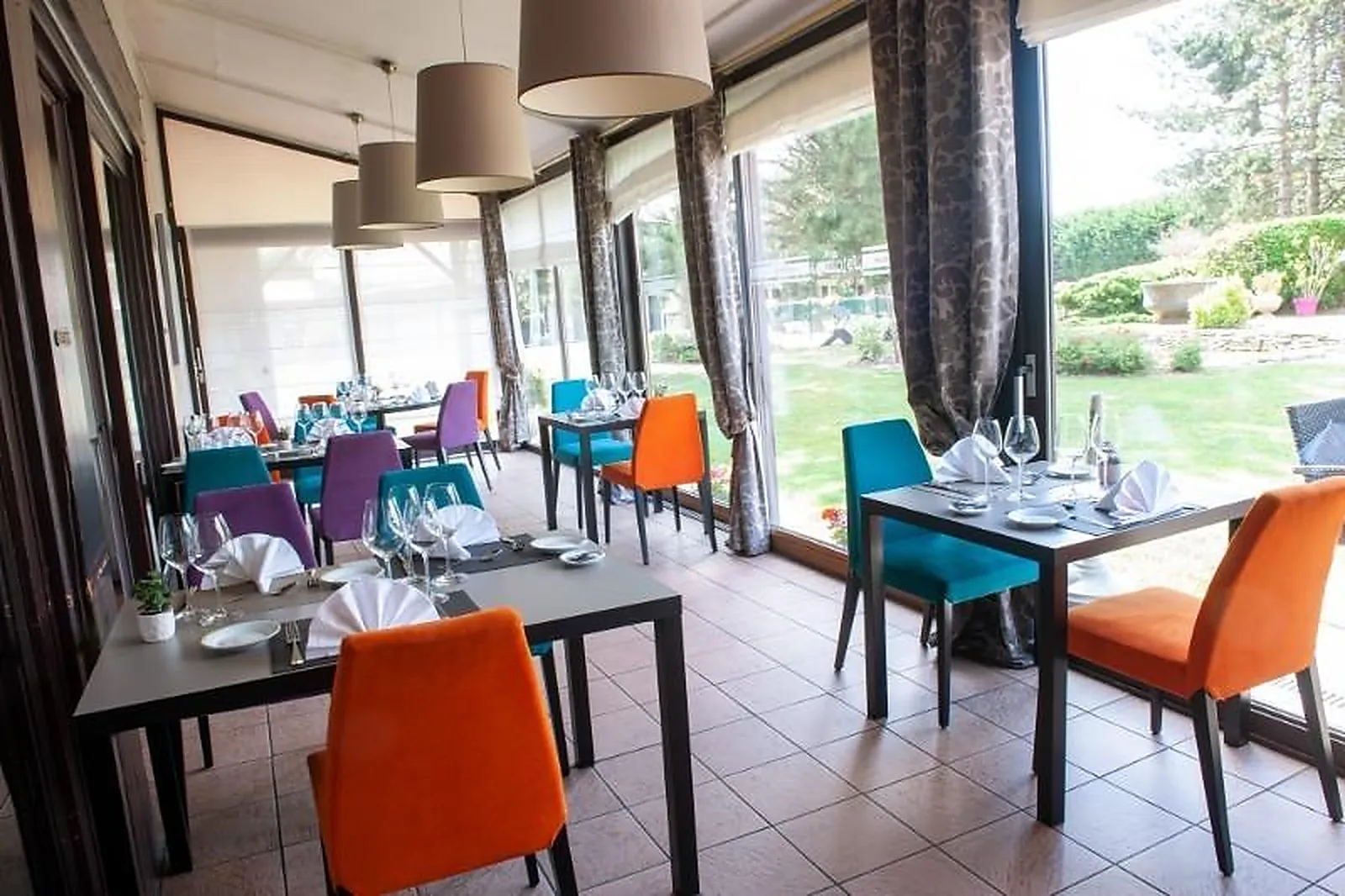 Lieux événementiels, LENSOTEL