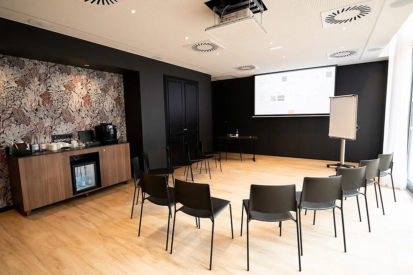 Lieux événementiels, LÉONOR HÔTEL