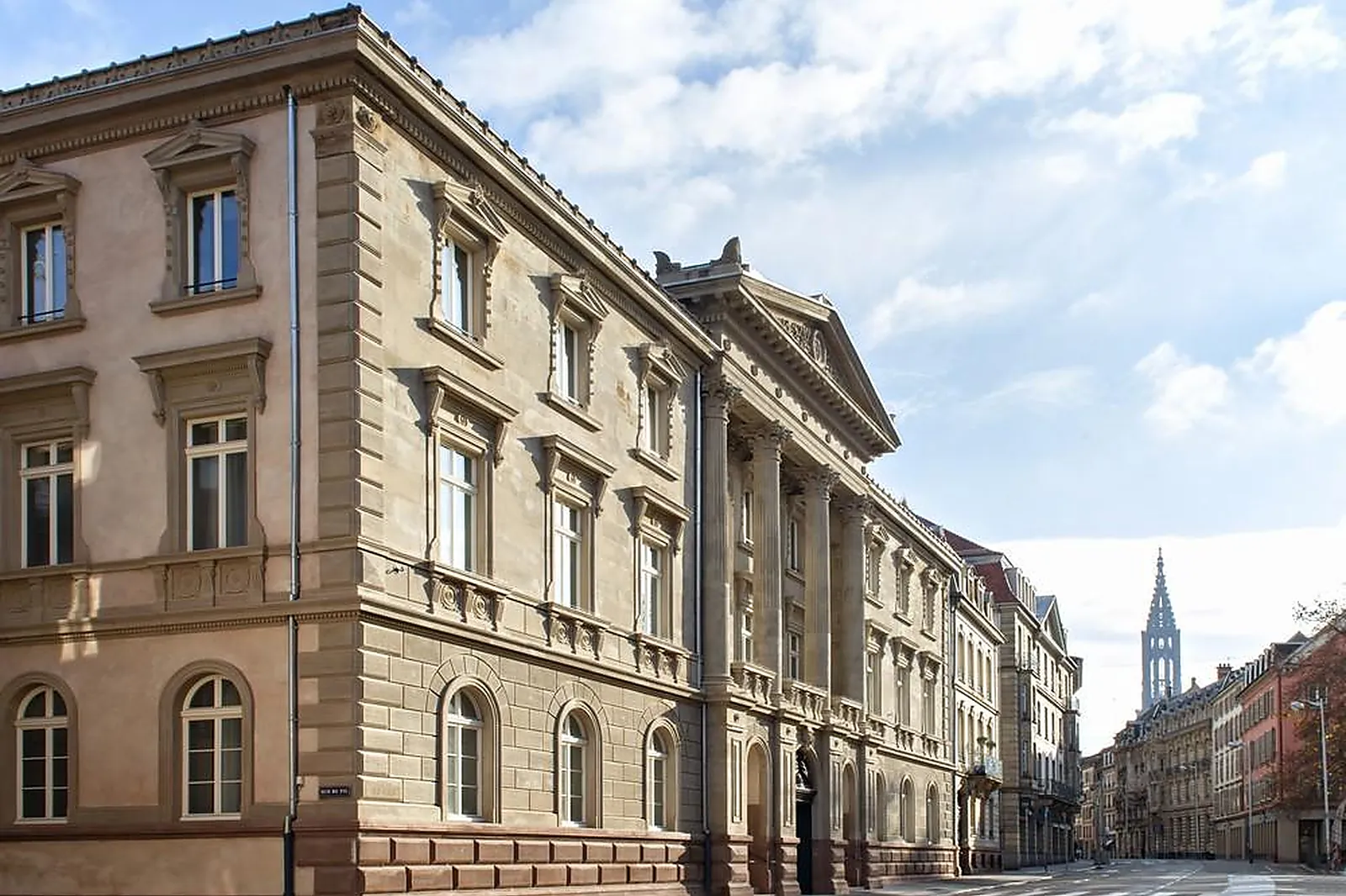 Lieux événementiels, LÉONOR HÔTEL