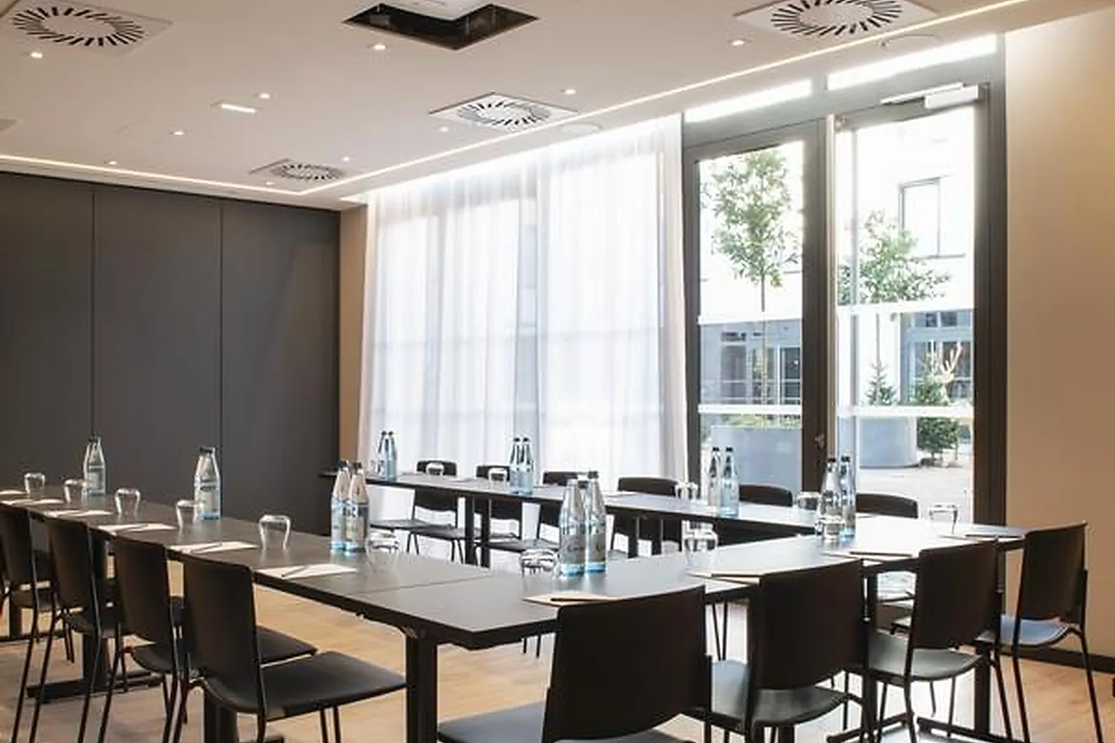 Lieux événementiels, LÉONOR HÔTEL