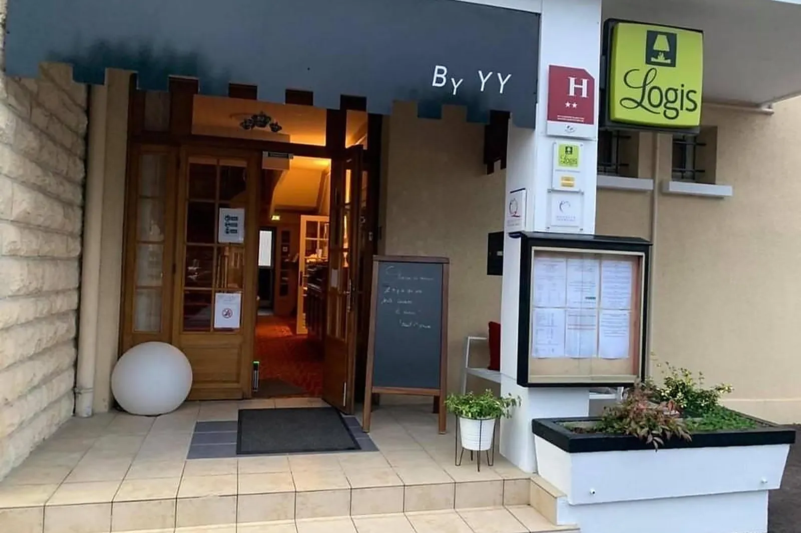 Lieux événementiels, LES 3 ROIS BY YY