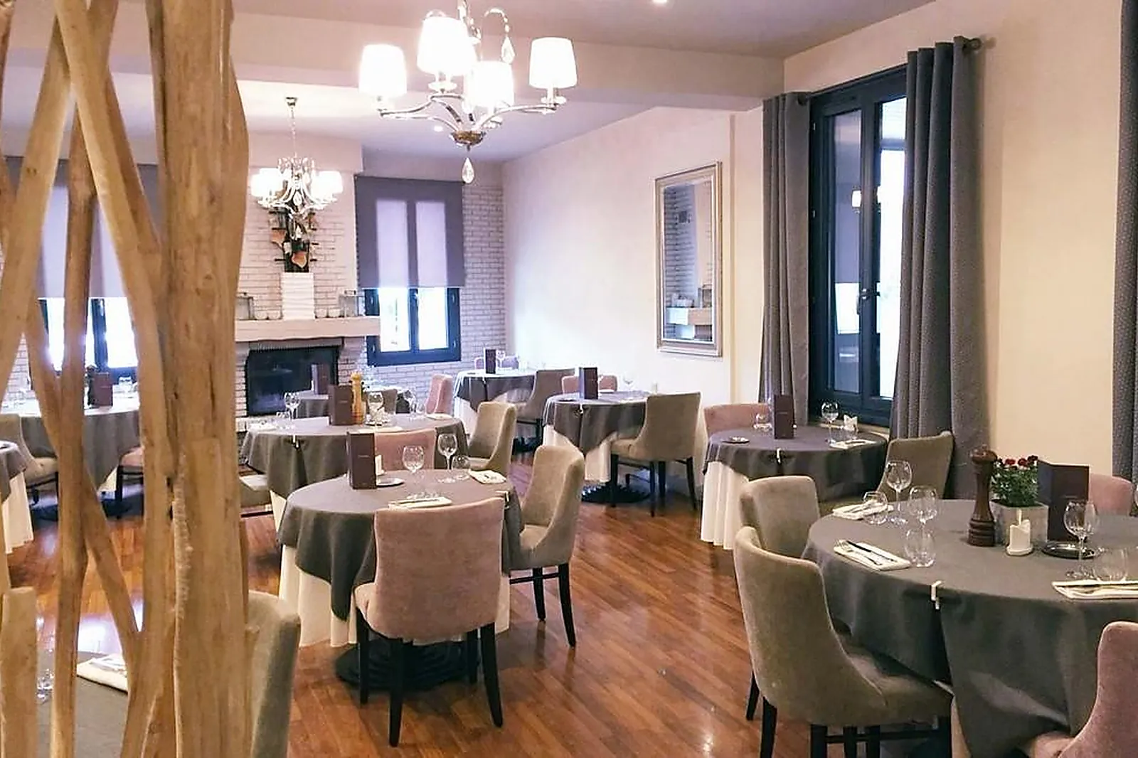 Lieux événementiels, LES 4 PETITS COCHONS