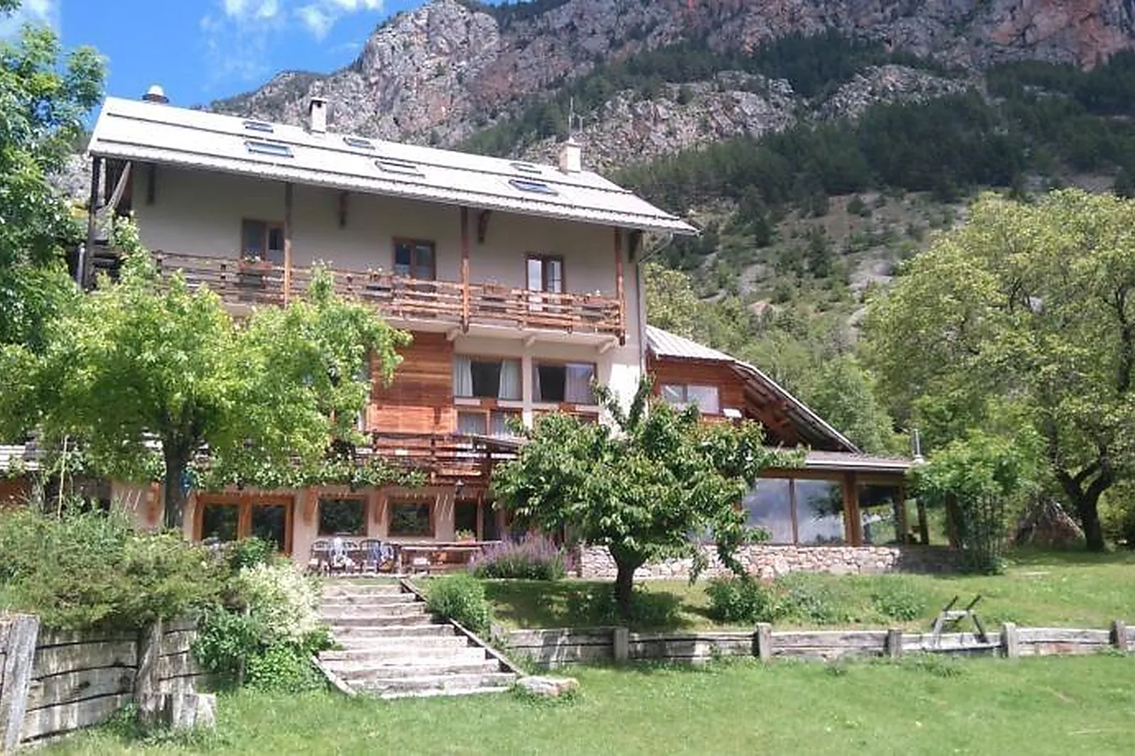 Lieux événementiels, LES 5 SAISONS