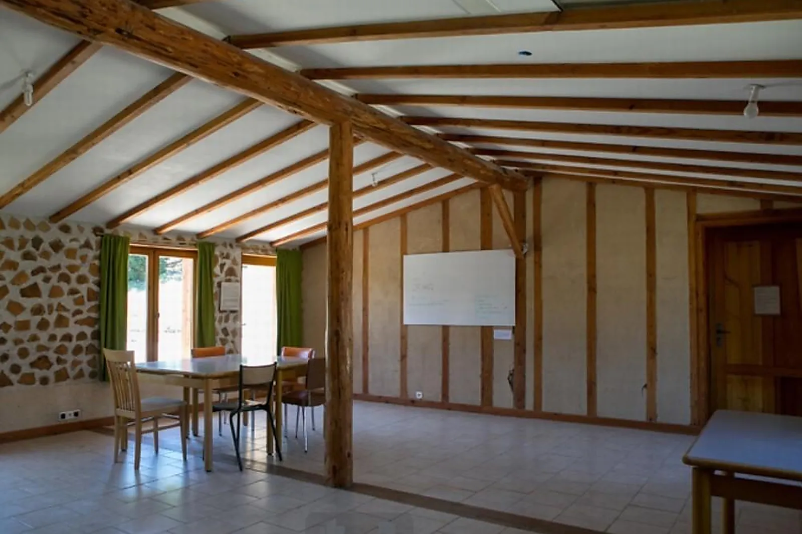 Lieux événementiels, LES AMANINS