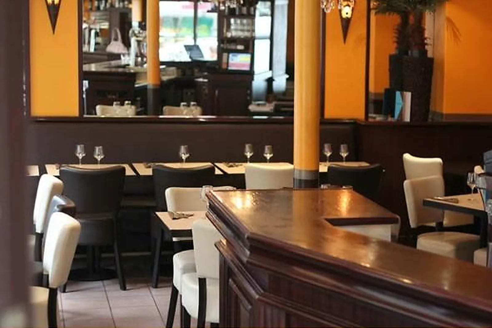 Lieux événementiels, LES AMBASSADES