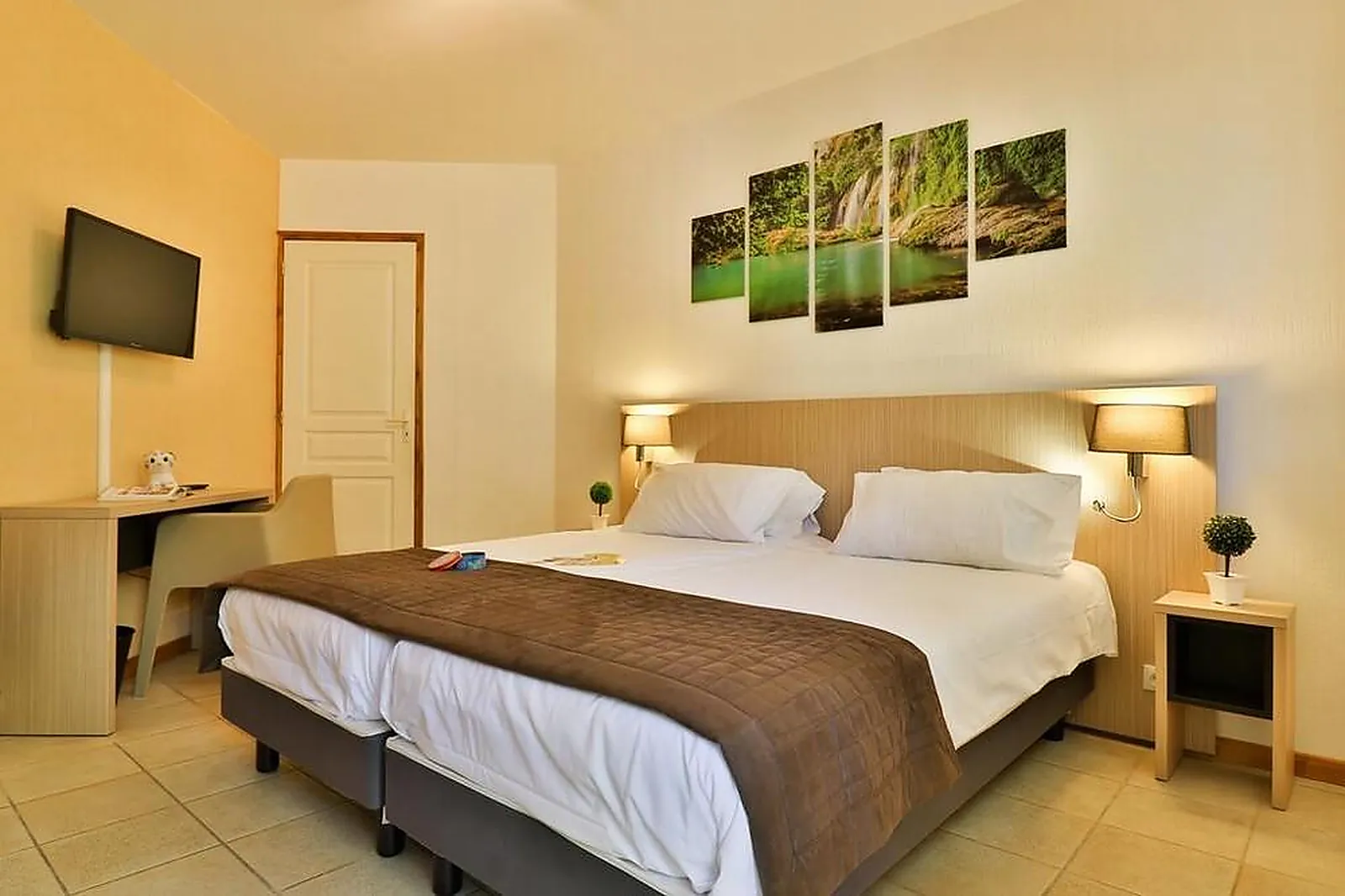 Lieux événementiels, LES ARBOUSIERS