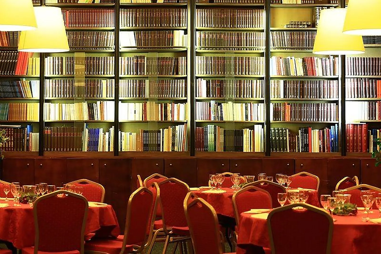 Lieux événementiels, LES ARCENAULX