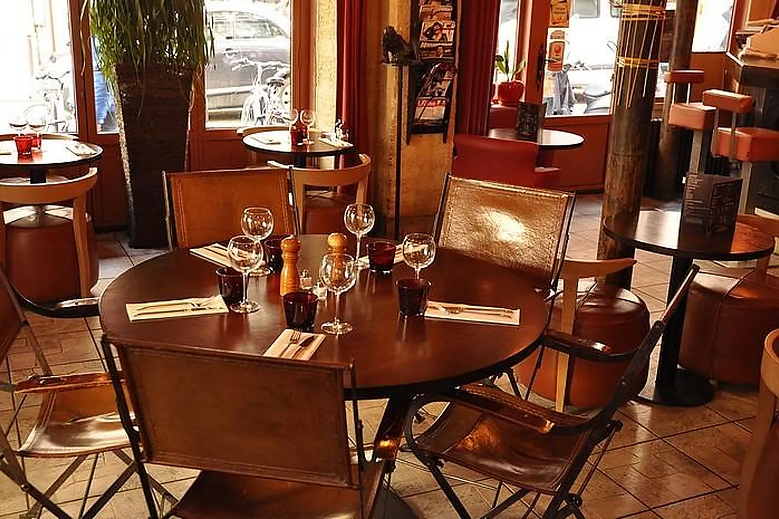 Lieux événementiels, LES ARTISTES