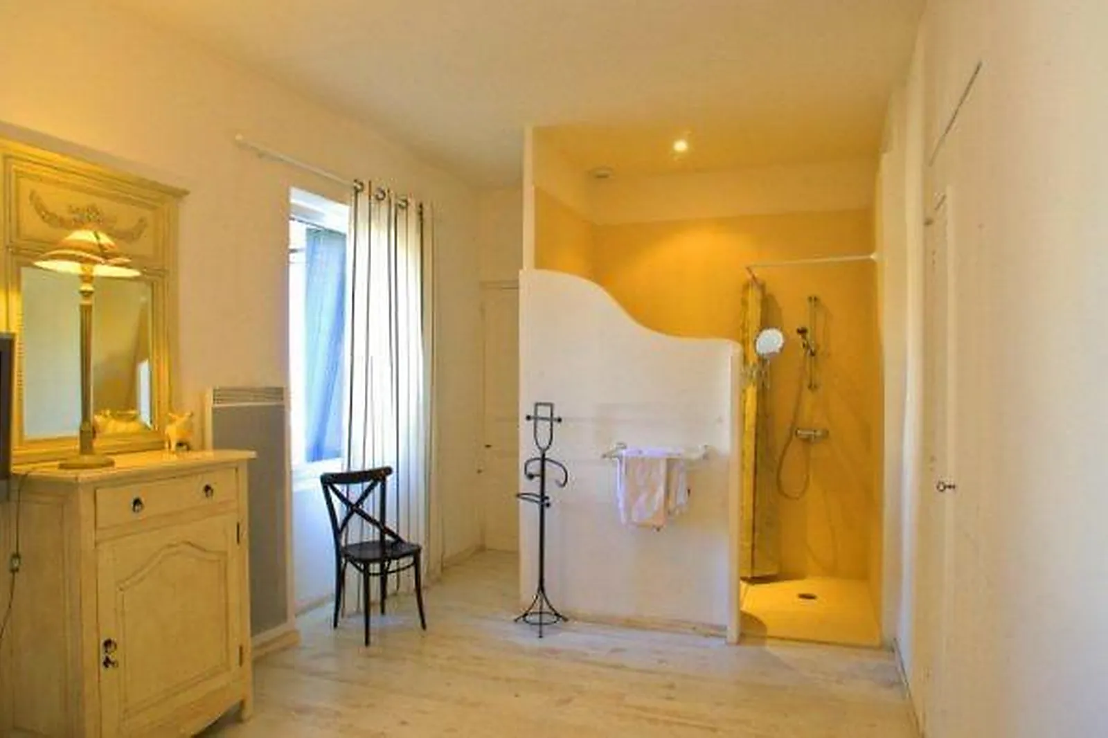 Lieux événementiels, LES AUBERGISTES