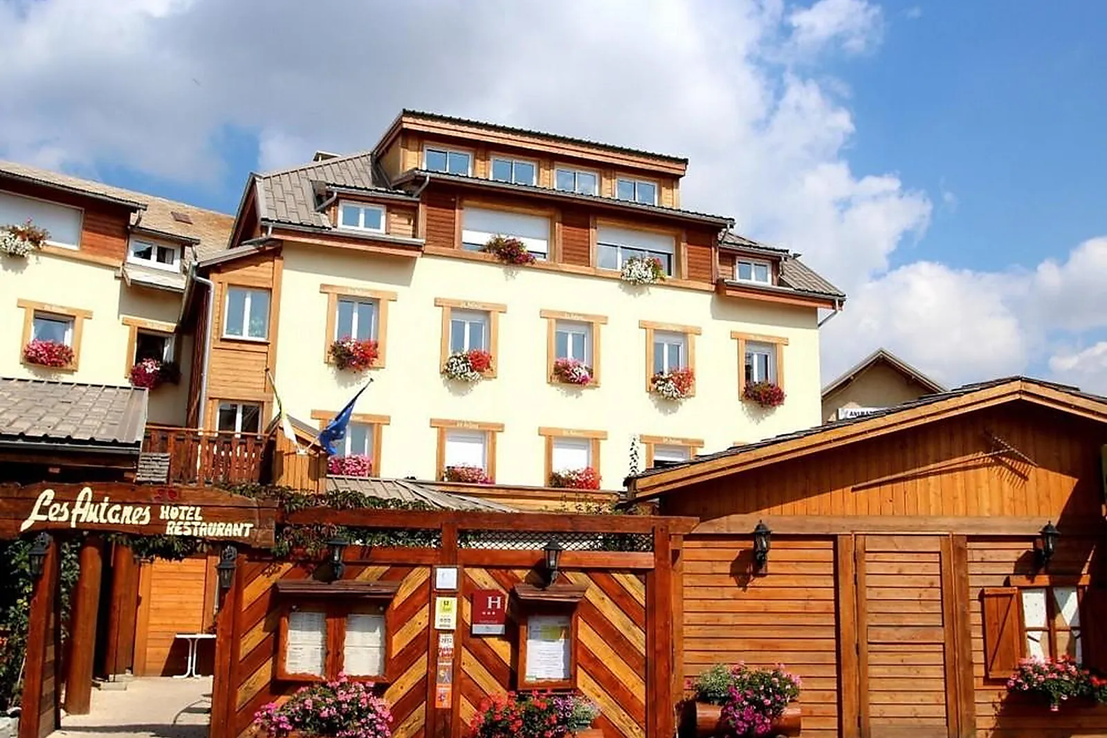 Lieux événementiels, LES AUTANES HÔTEL ET SPA