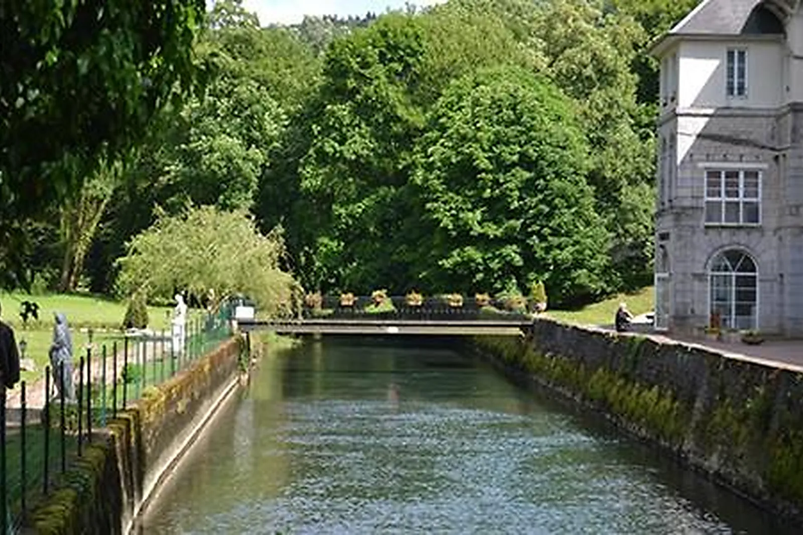 Lieux événementiels, LES BAINS DE GUILLON