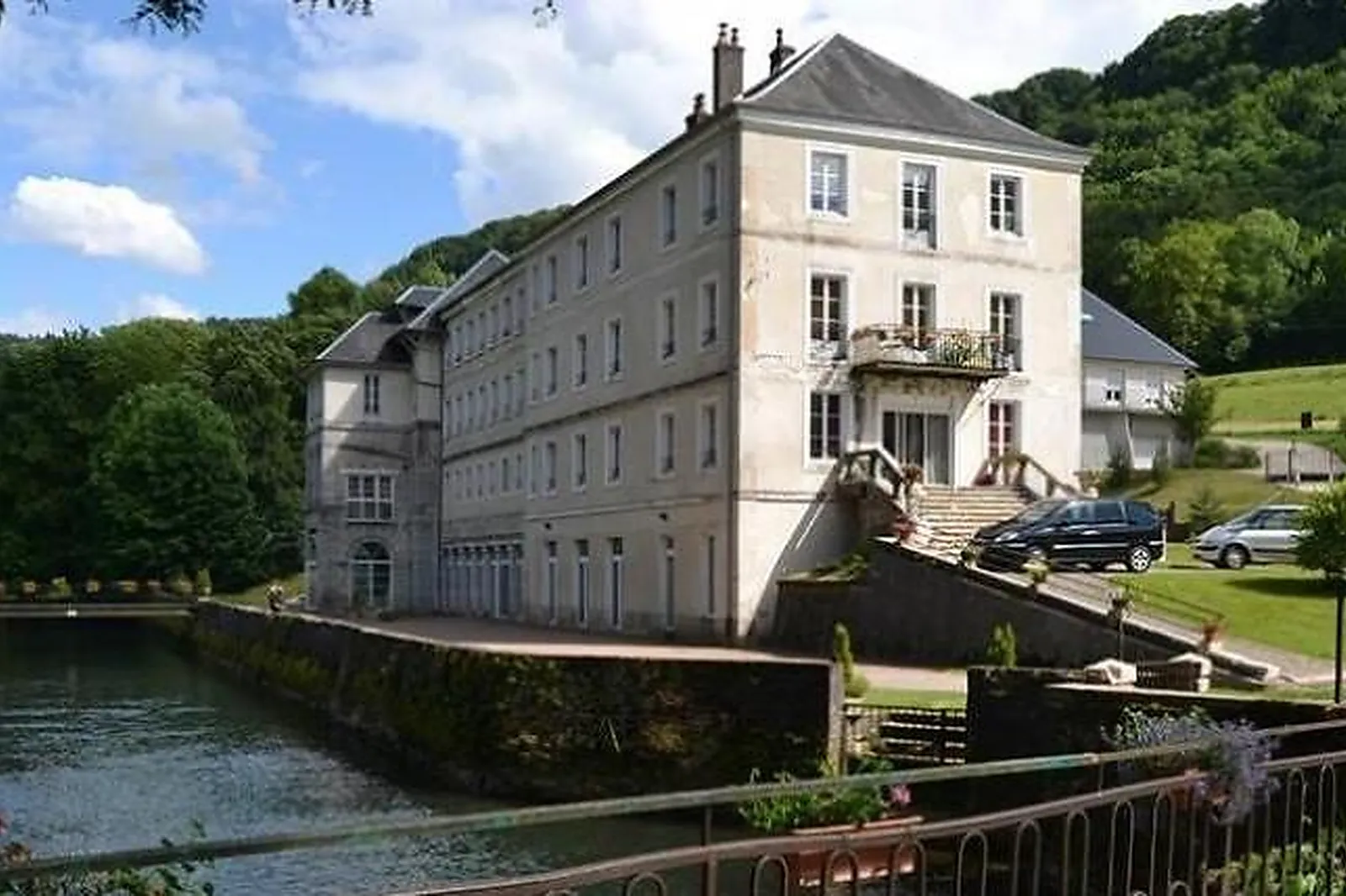 Lieux événementiels, LES BAINS DE GUILLON