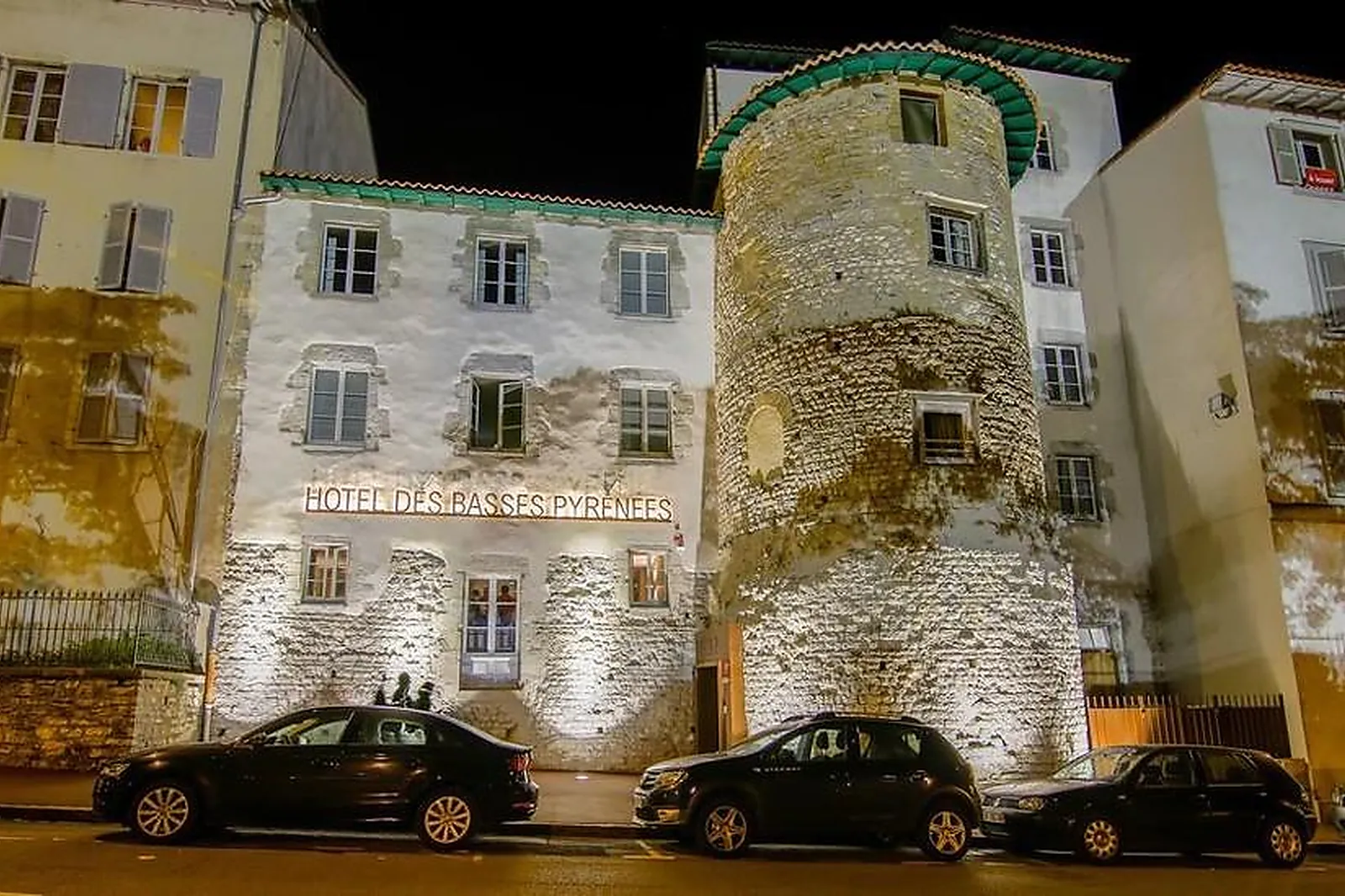 Lieux événementiels, LES BASSES PYRÉNÉES