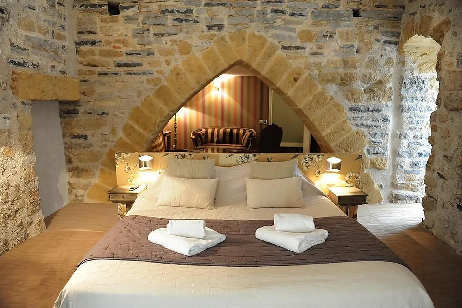 Lieux événementiels, LES BASSES PYRÉNÉES