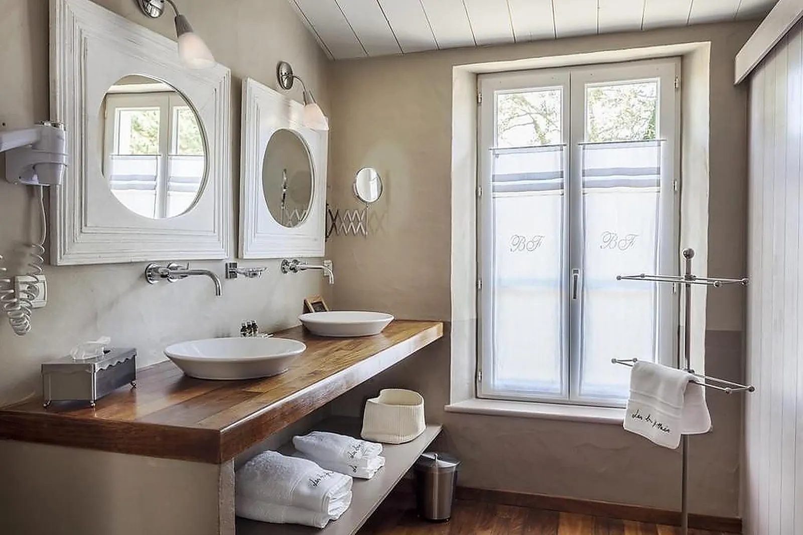 Lieux événementiels, LES BLOIS FLOTTAIS