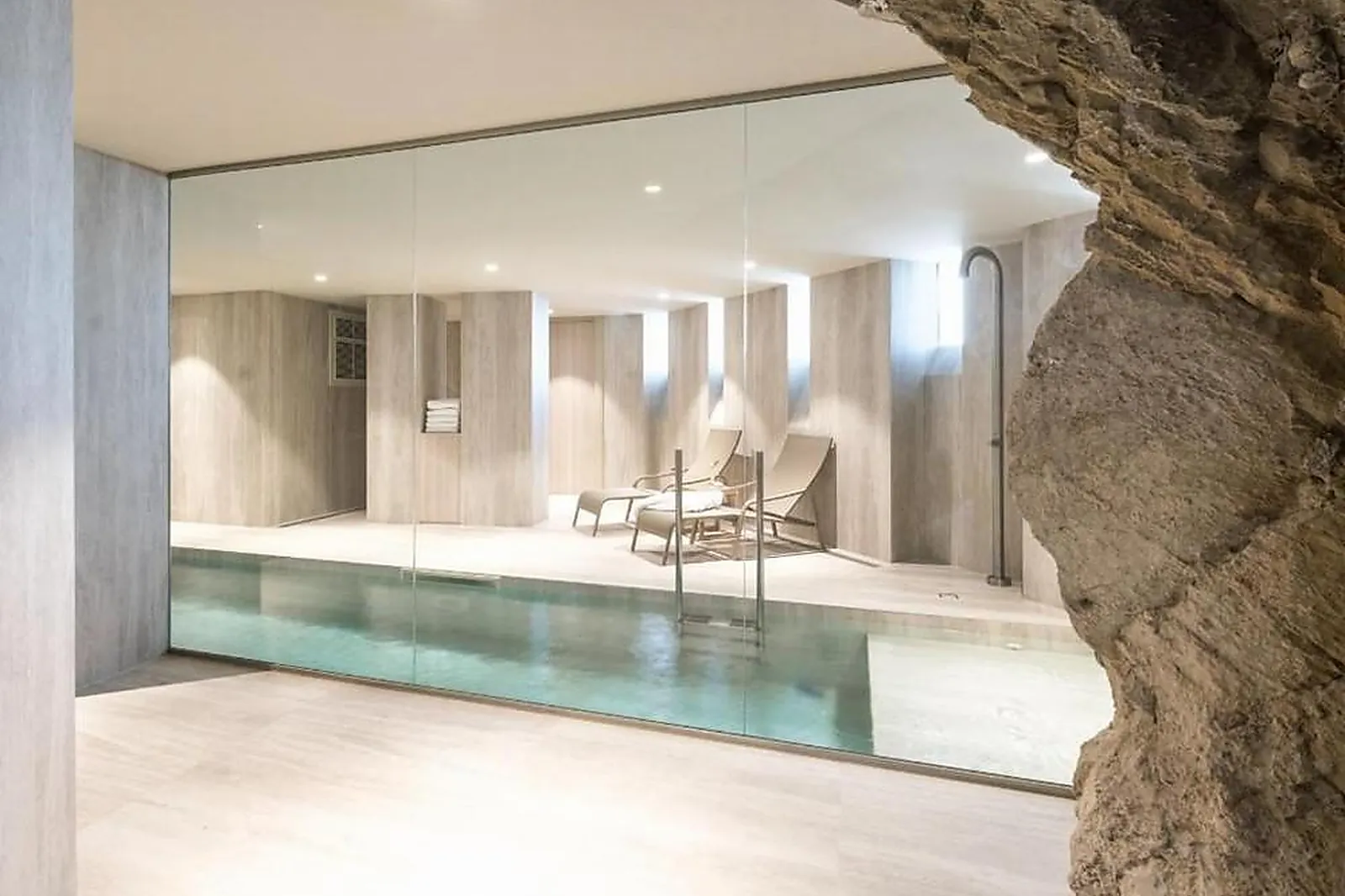 Lieux événementiels, LES BORDS DE MER