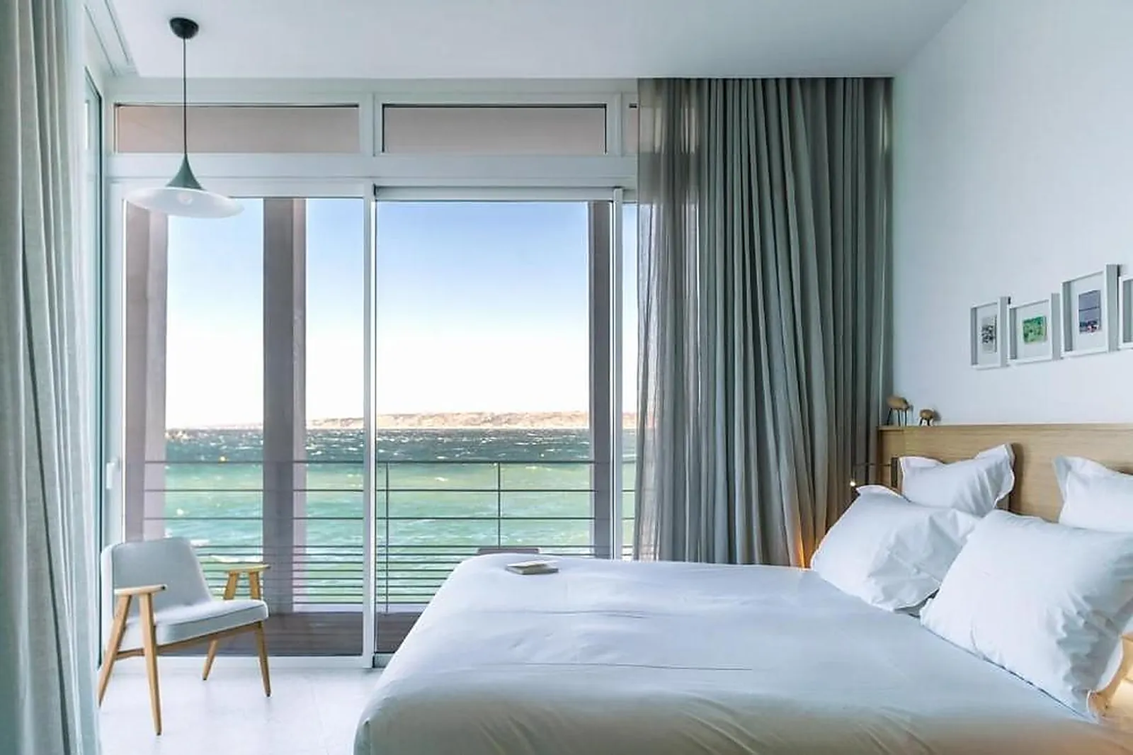 Lieux événementiels, LES BORDS DE MER