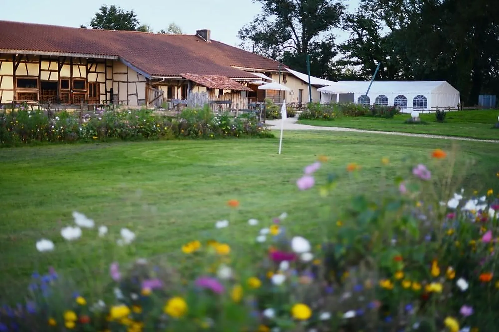 Lieux événementiels, LES BROUILLES