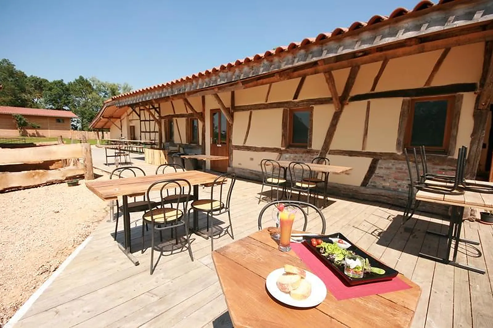 Lieux événementiels, LES BROUILLES