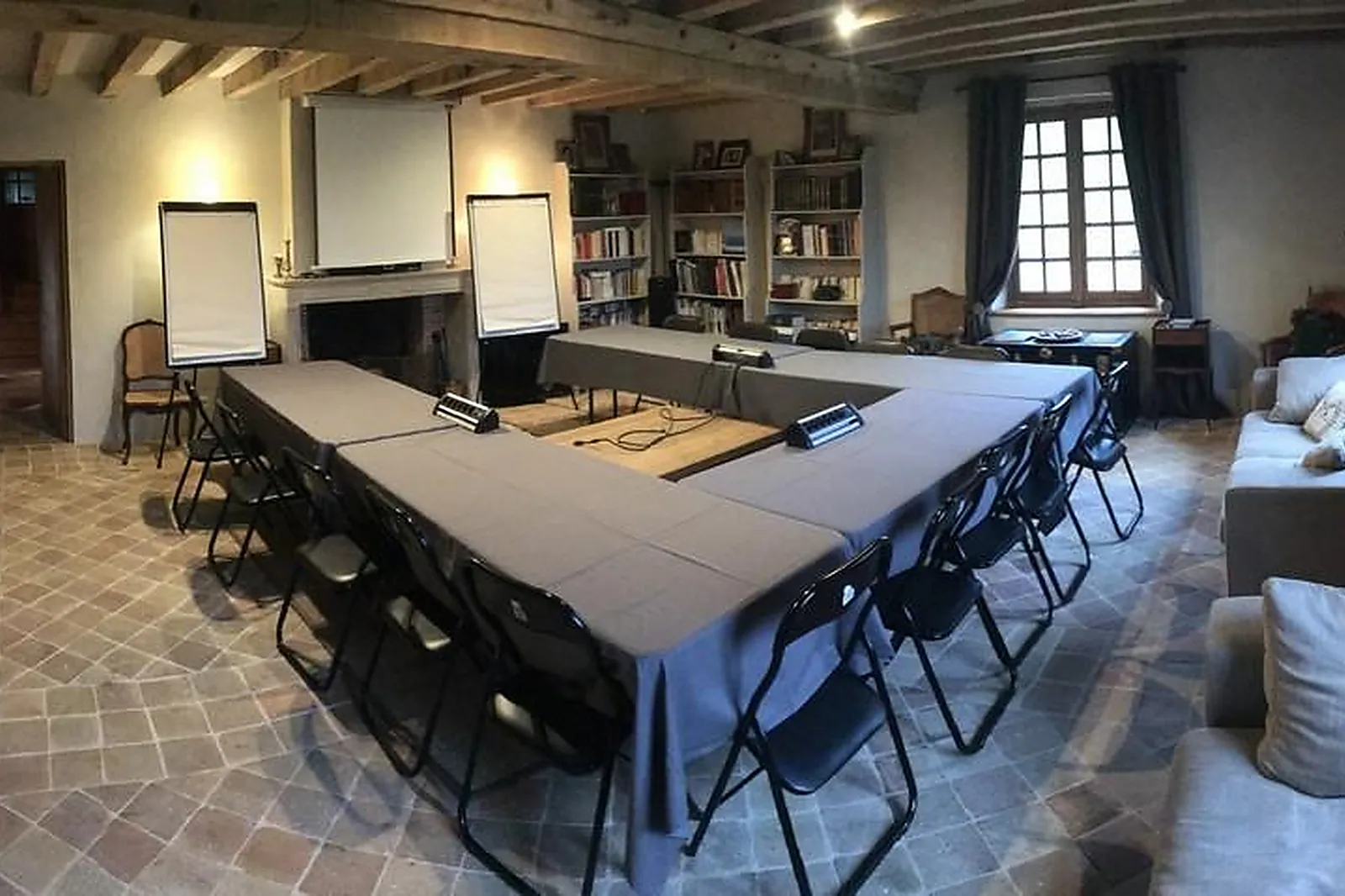 Lieux événementiels, LES BUSSONNIÈRES