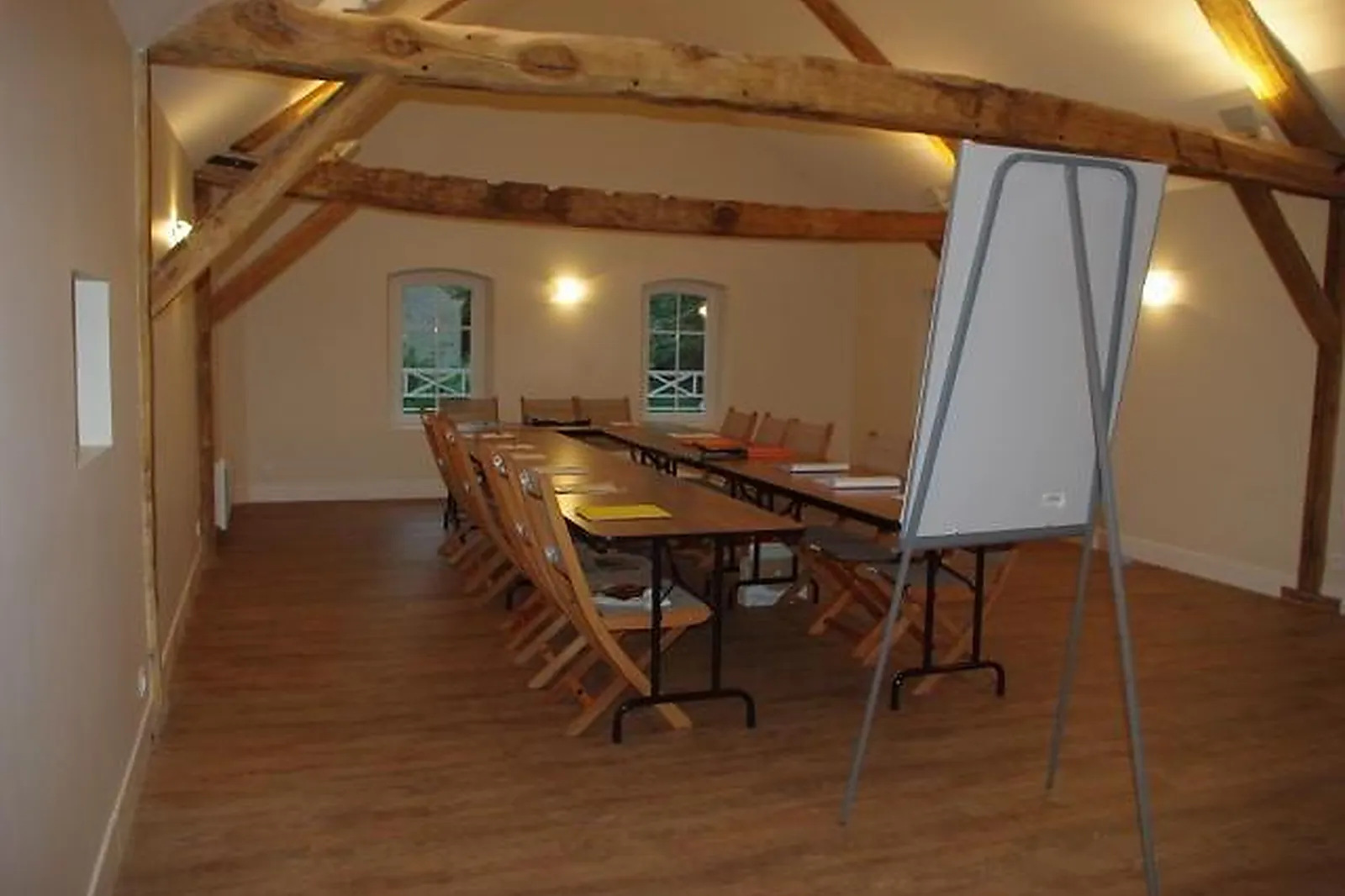 Lieux événementiels, LES CABANES DE FONTAINE-CHÂTEL