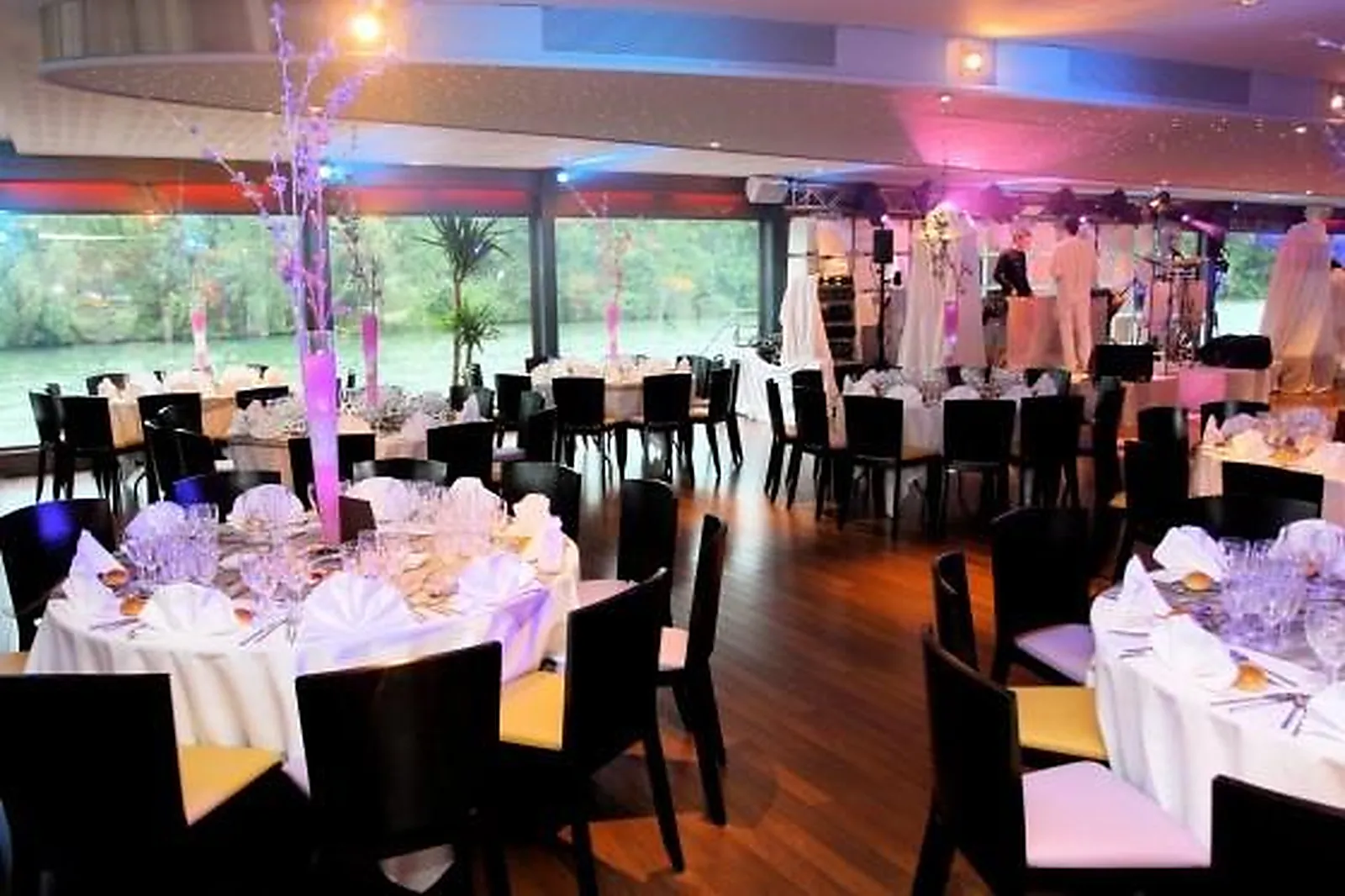 Lieux événementiels, LES CALANQUES