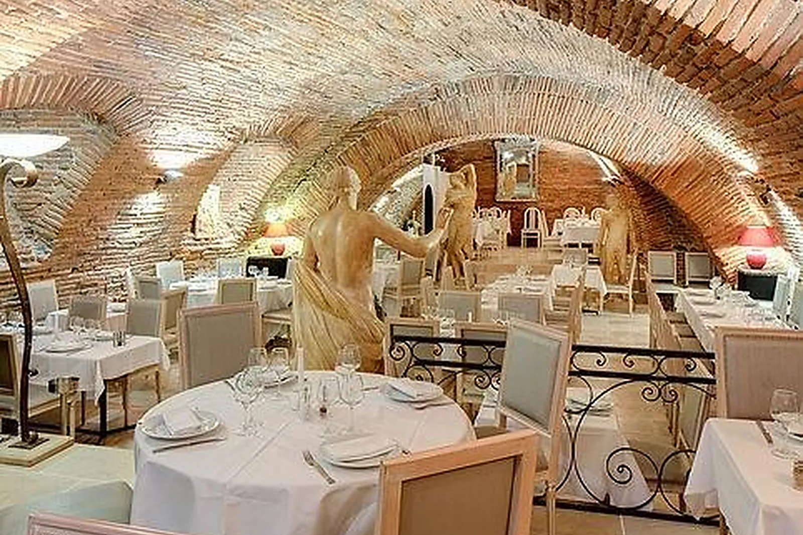 Lieux événementiels, LES CAVES DE LA MARECHALE