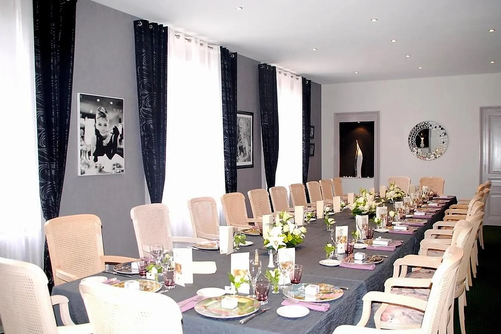 Lieux événementiels, LES CÈDRES BLEUS