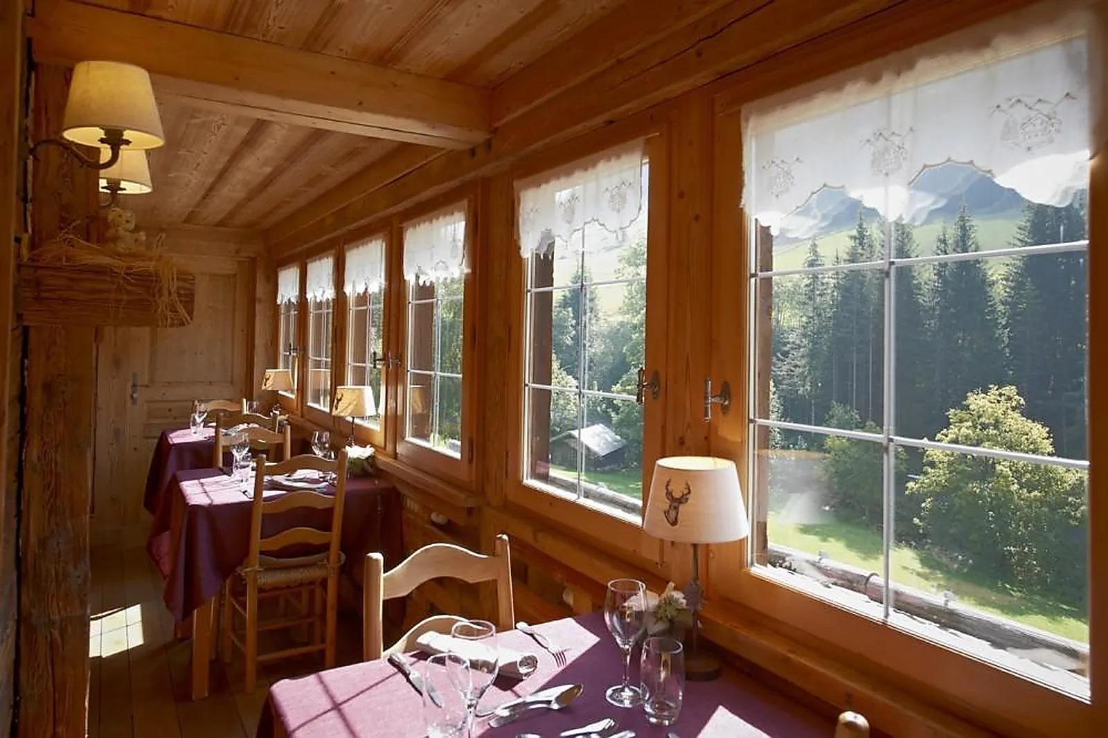 Lieux événementiels, LES CHALETS DE LA SERRAZ