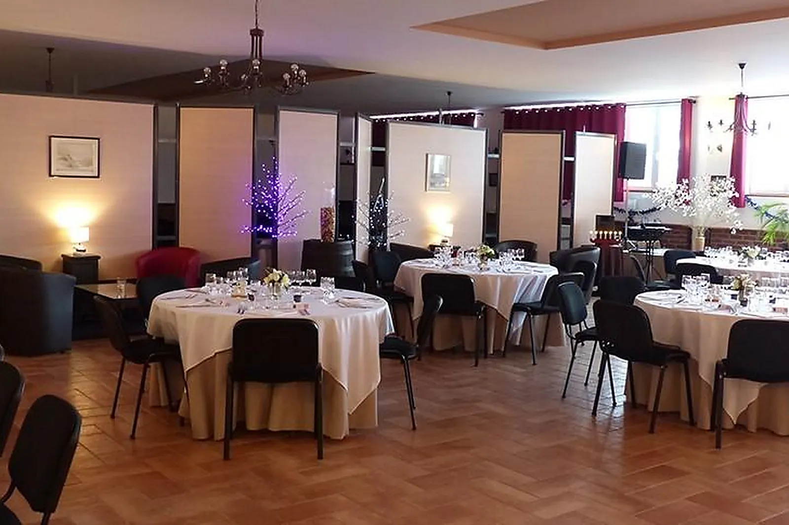 Lieux événementiels, LES CHARMILLES DE MORMAL