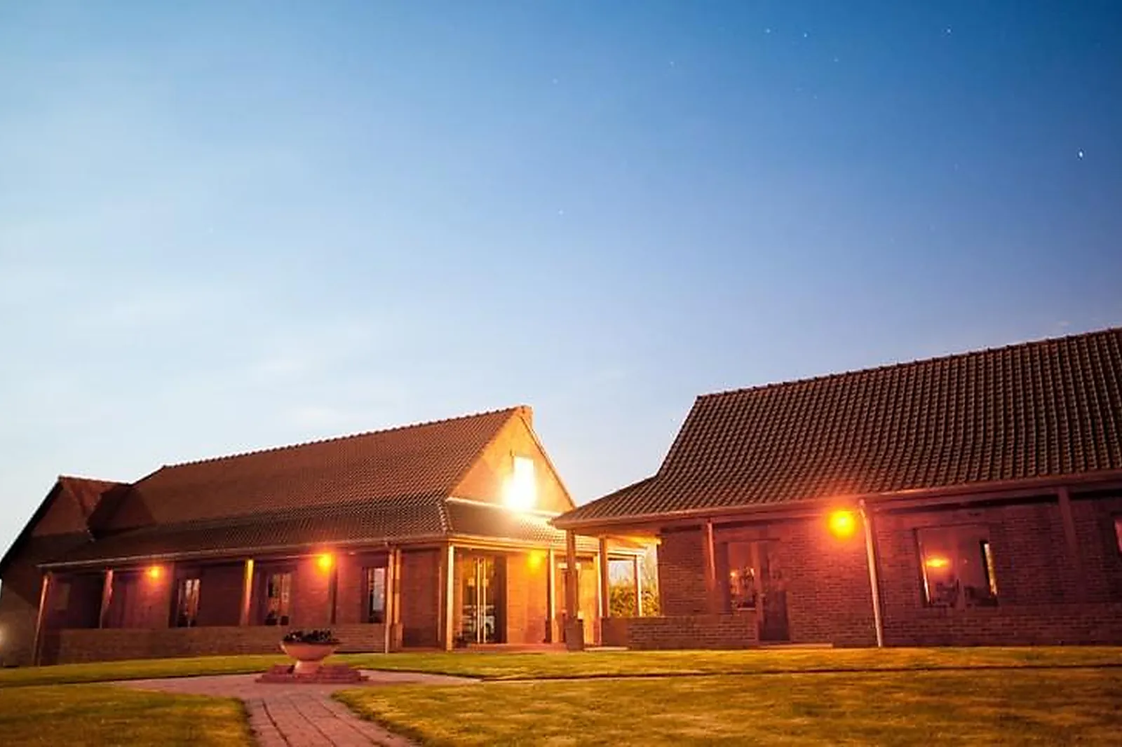 Lieux événementiels, LES CHARMILLES DE MORMAL